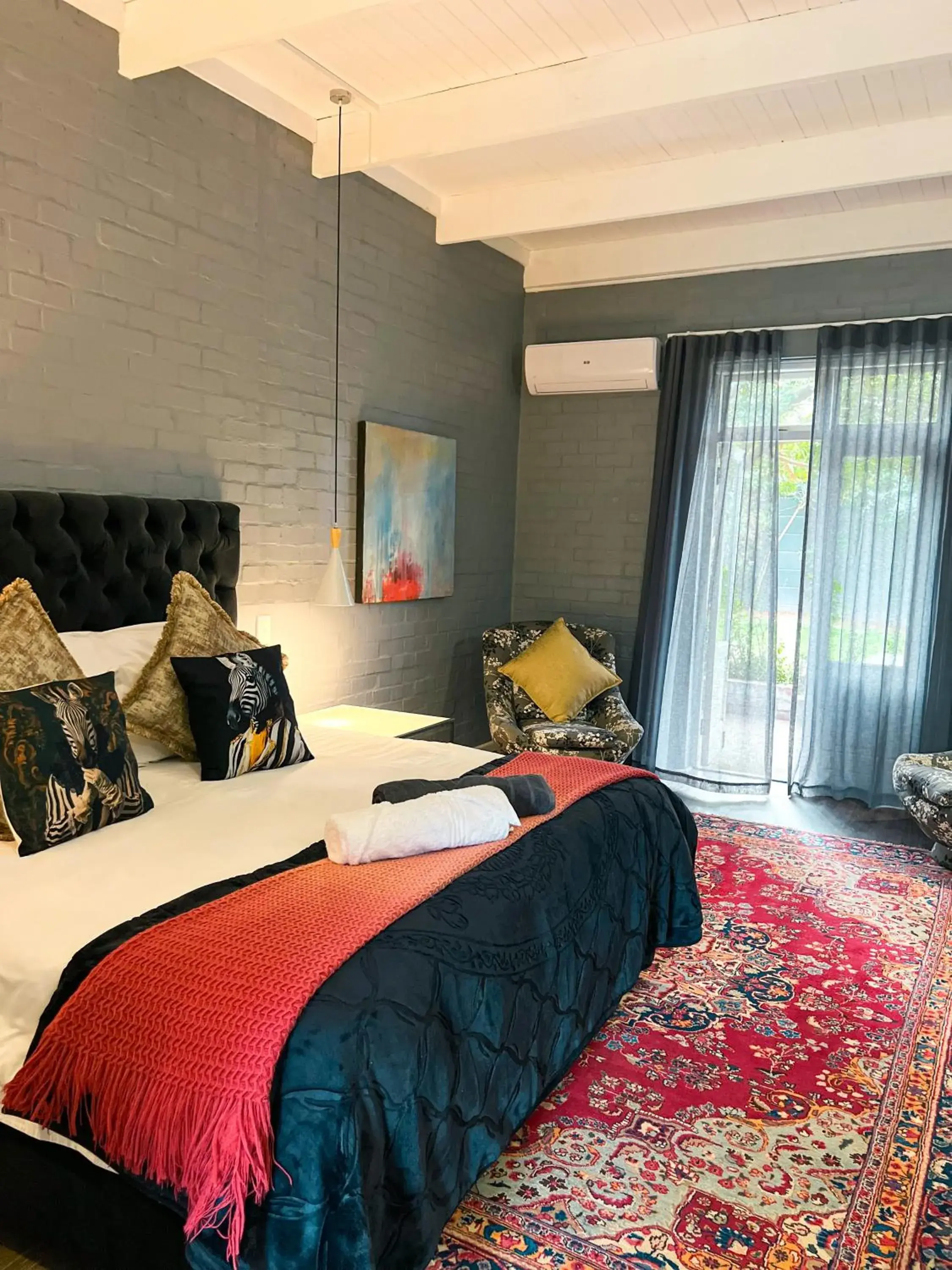 Suite with Garden View - single occupancy in Ruby Rose Suite with Garden View - single occupancy in Ruby Rose