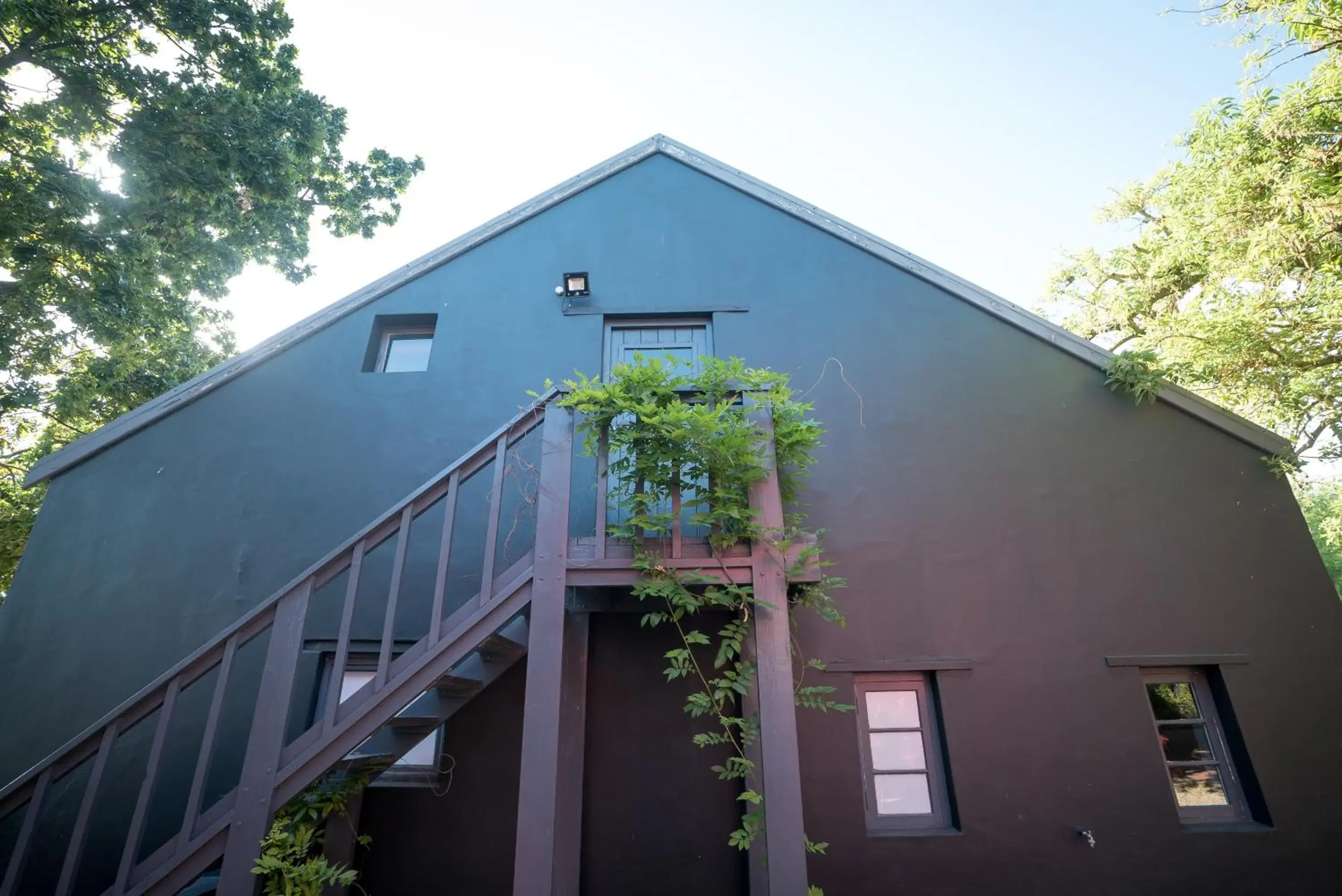 Duplex Apartment in Ruby Rose Duplex Apartment in Ruby Rose