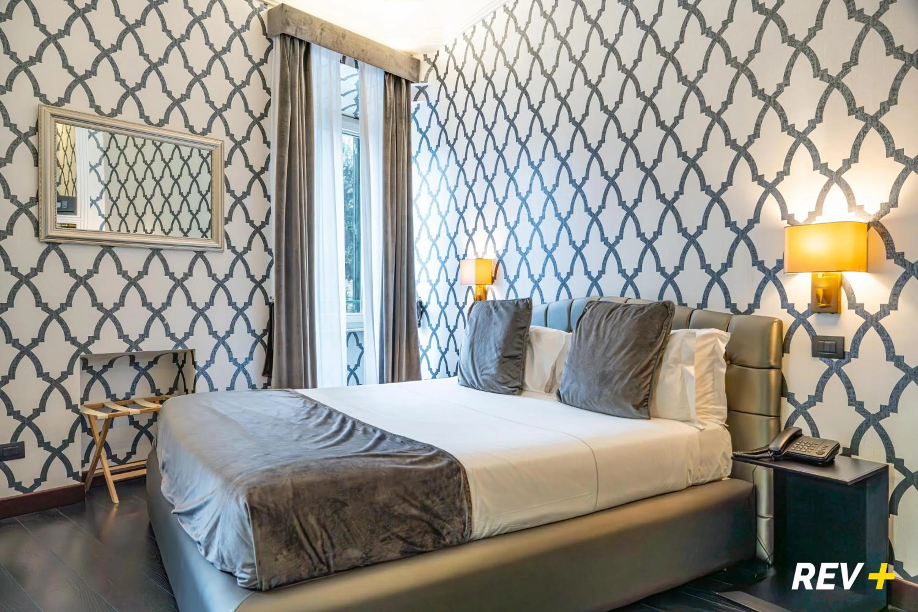 Photo of the whole room, Bed in Via Veneto Suites