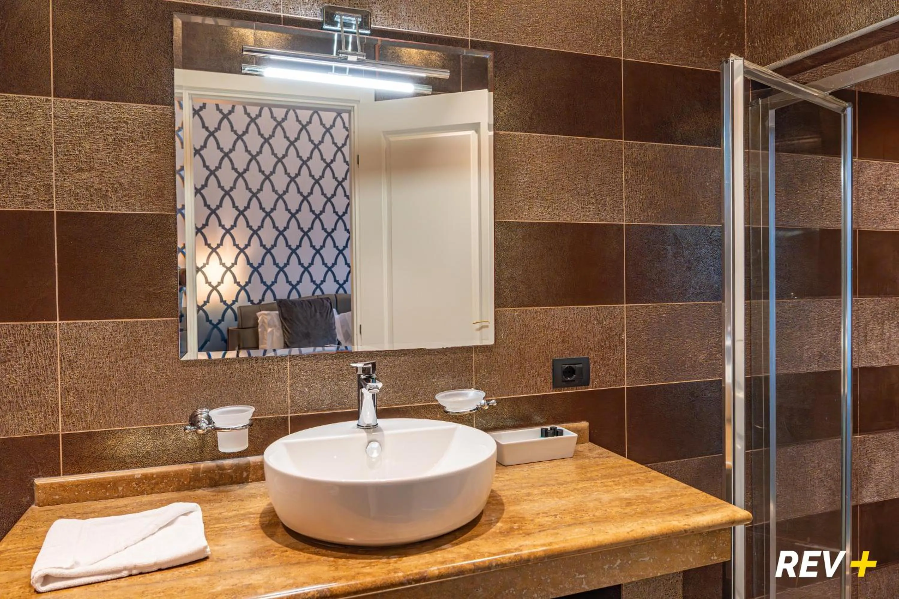 Bathroom in Via Veneto Suites