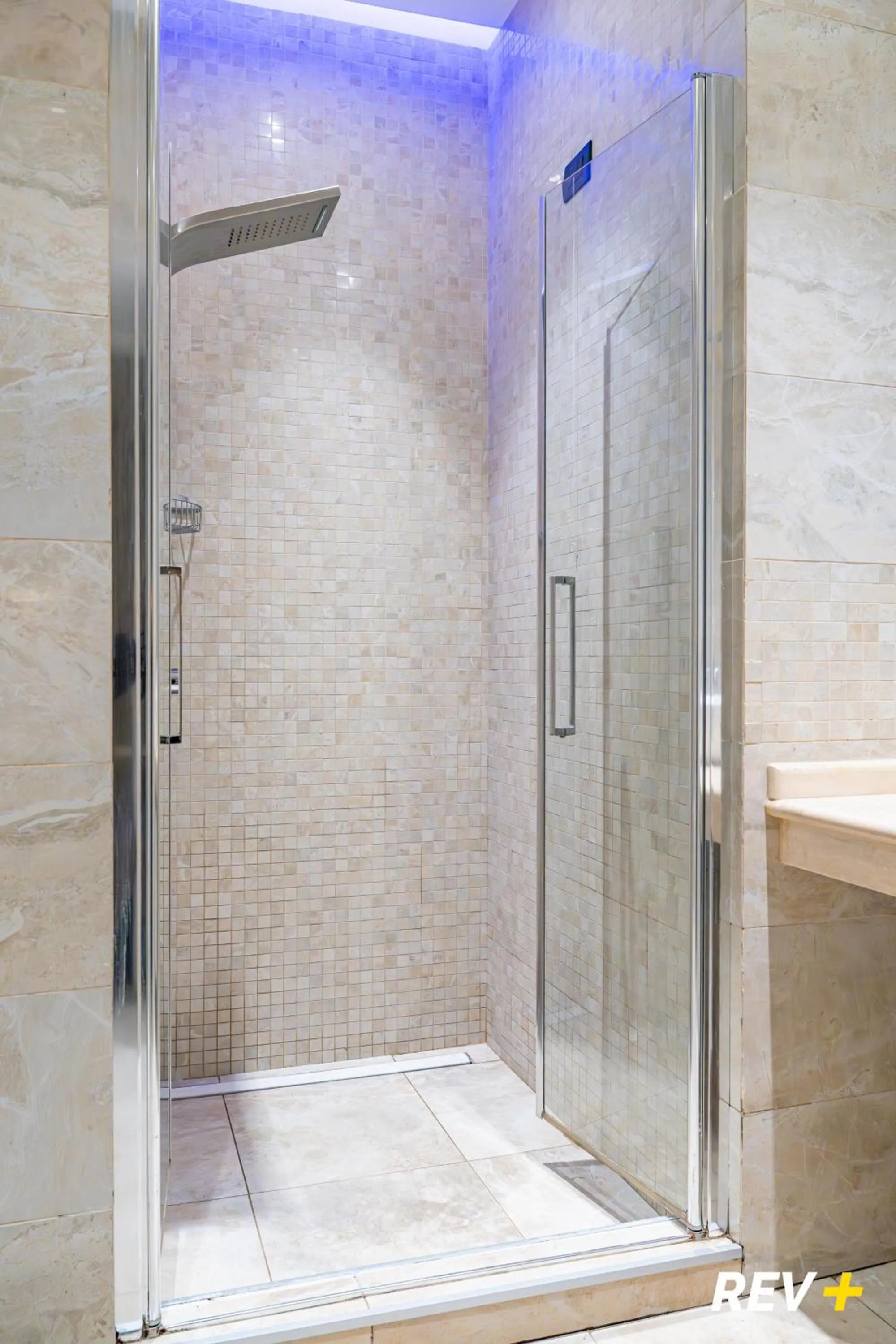 Bathroom in Via Veneto Suites