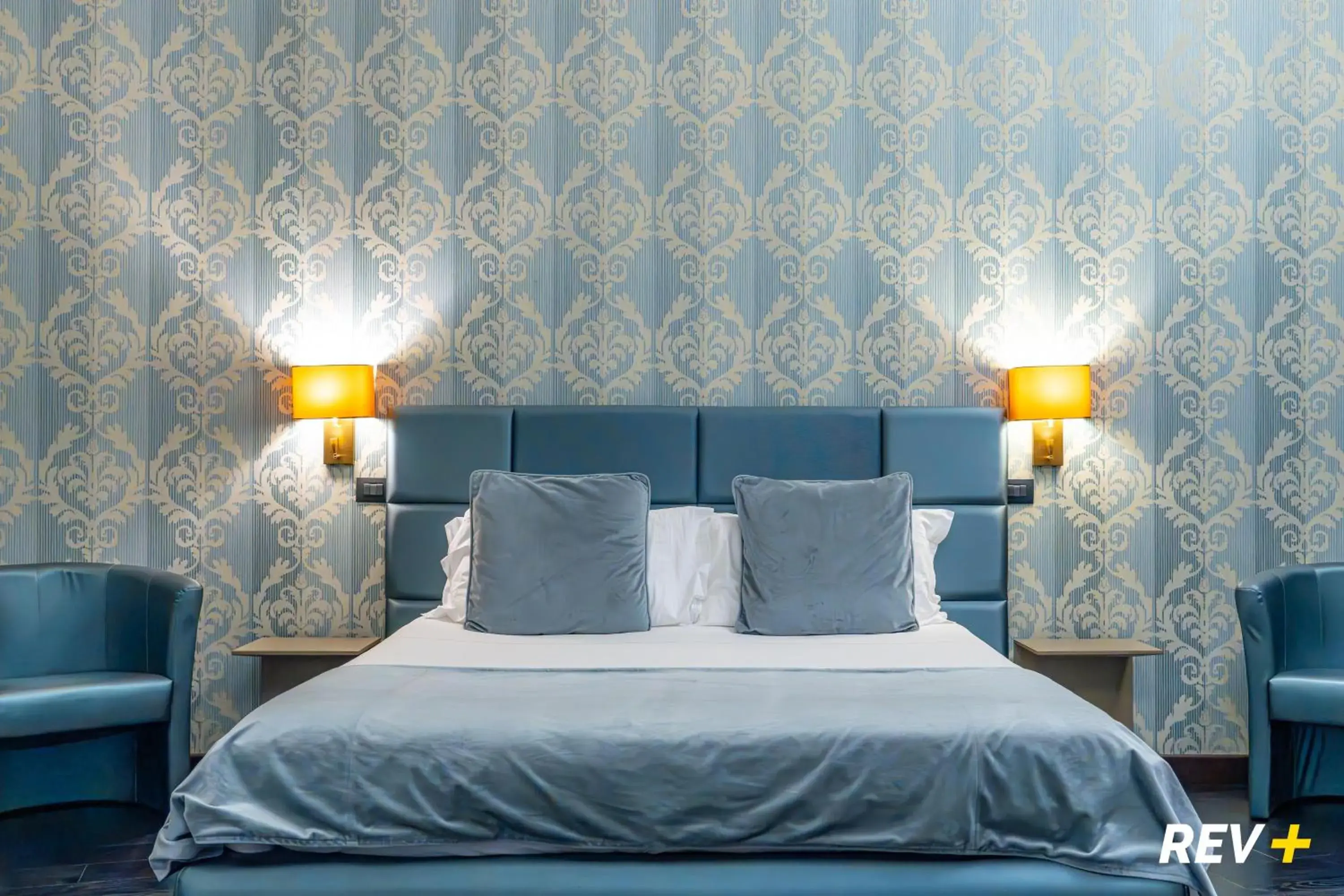 Photo of the whole room, Bed in Via Veneto Suites Photo of the whole room, Bed in Via Veneto Suites