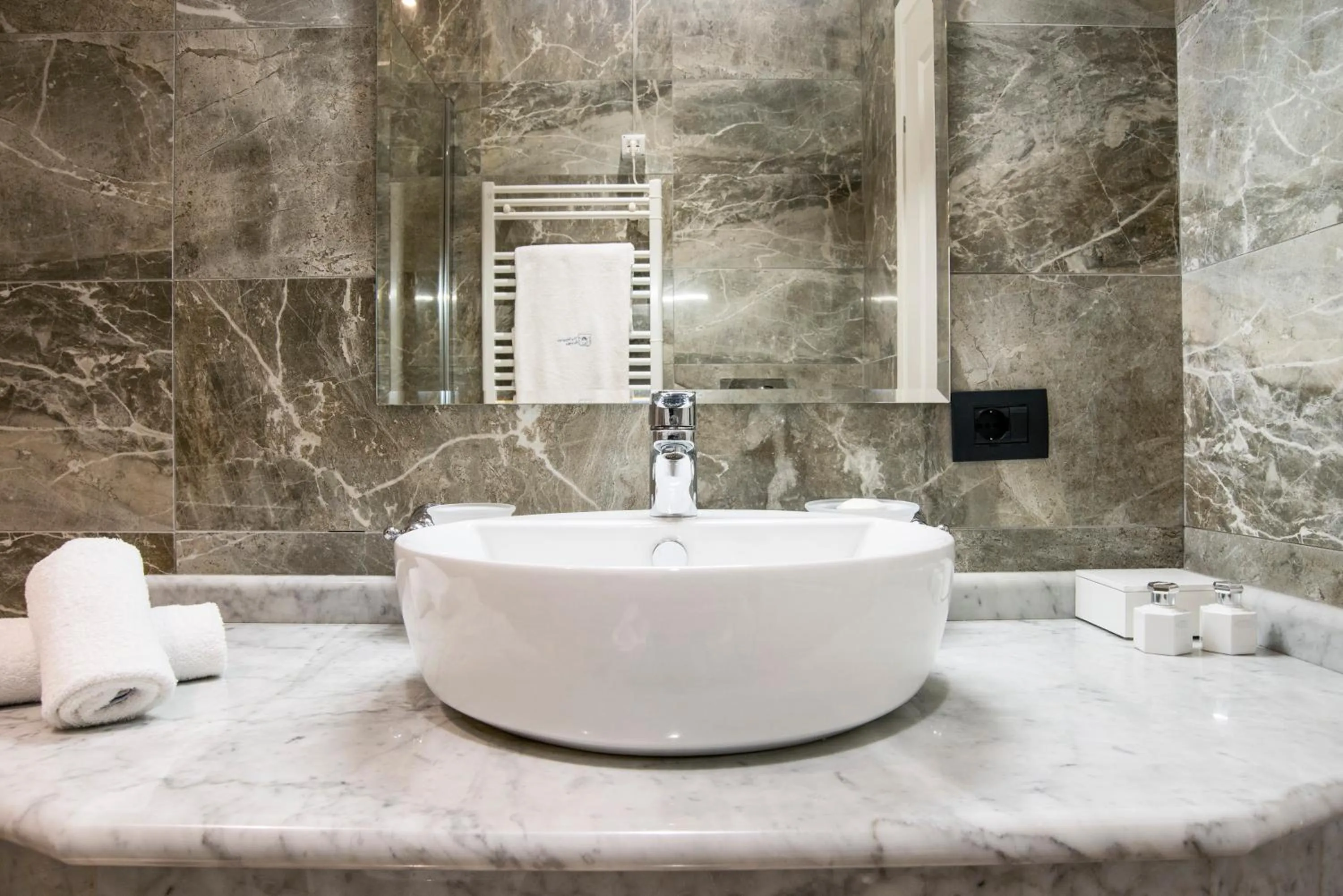 Bathroom in Via Veneto Suites