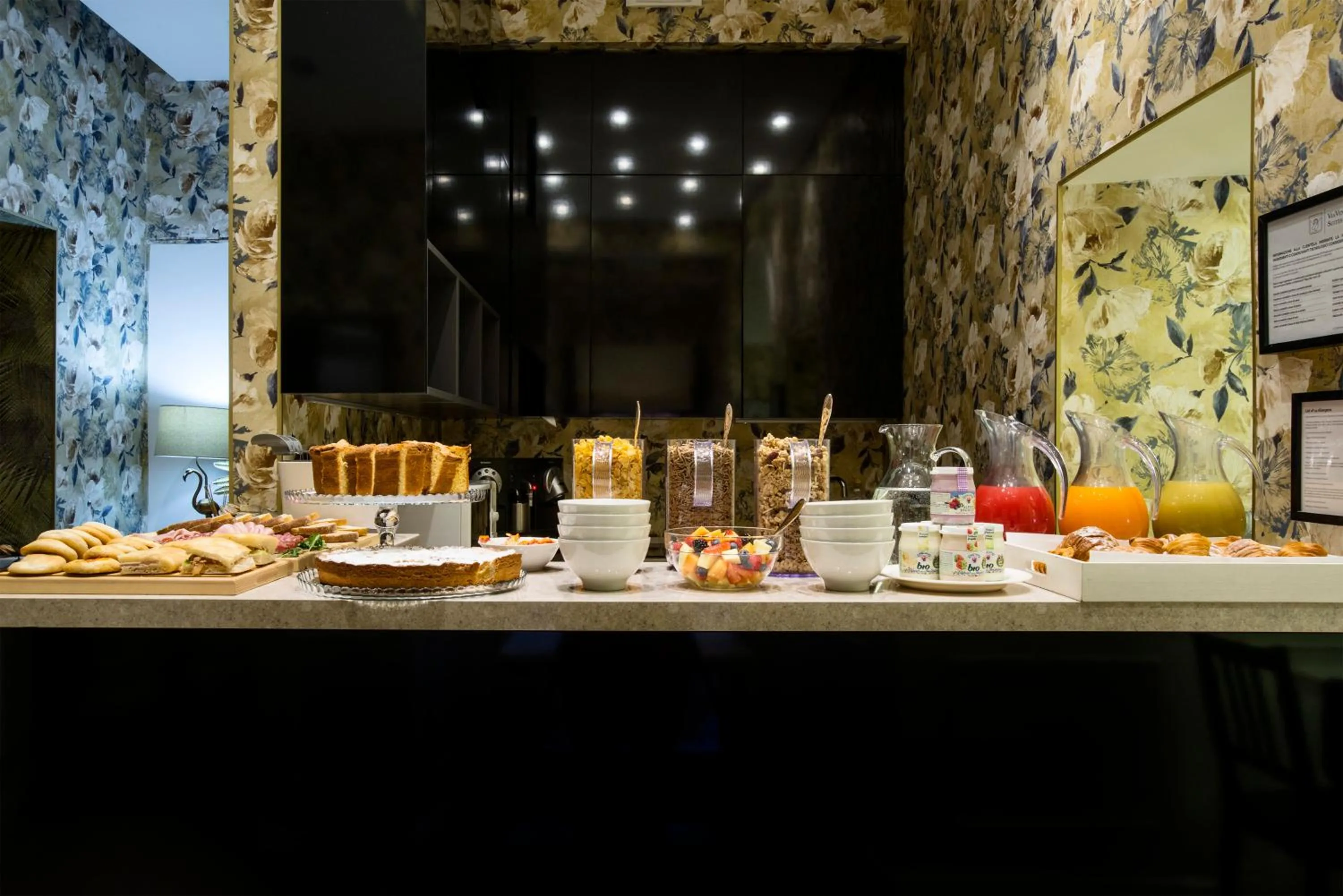 Breakfast in Via Veneto Suites
