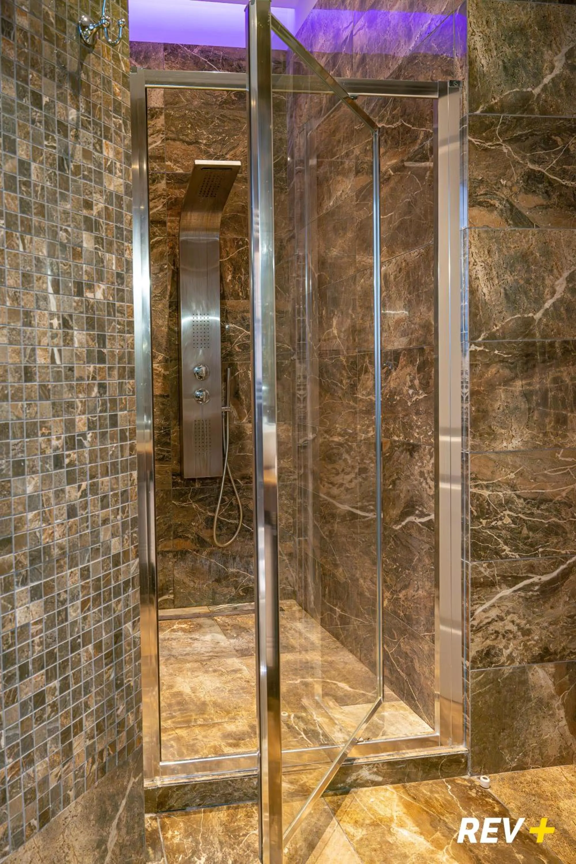 Bathroom in Via Veneto Suites