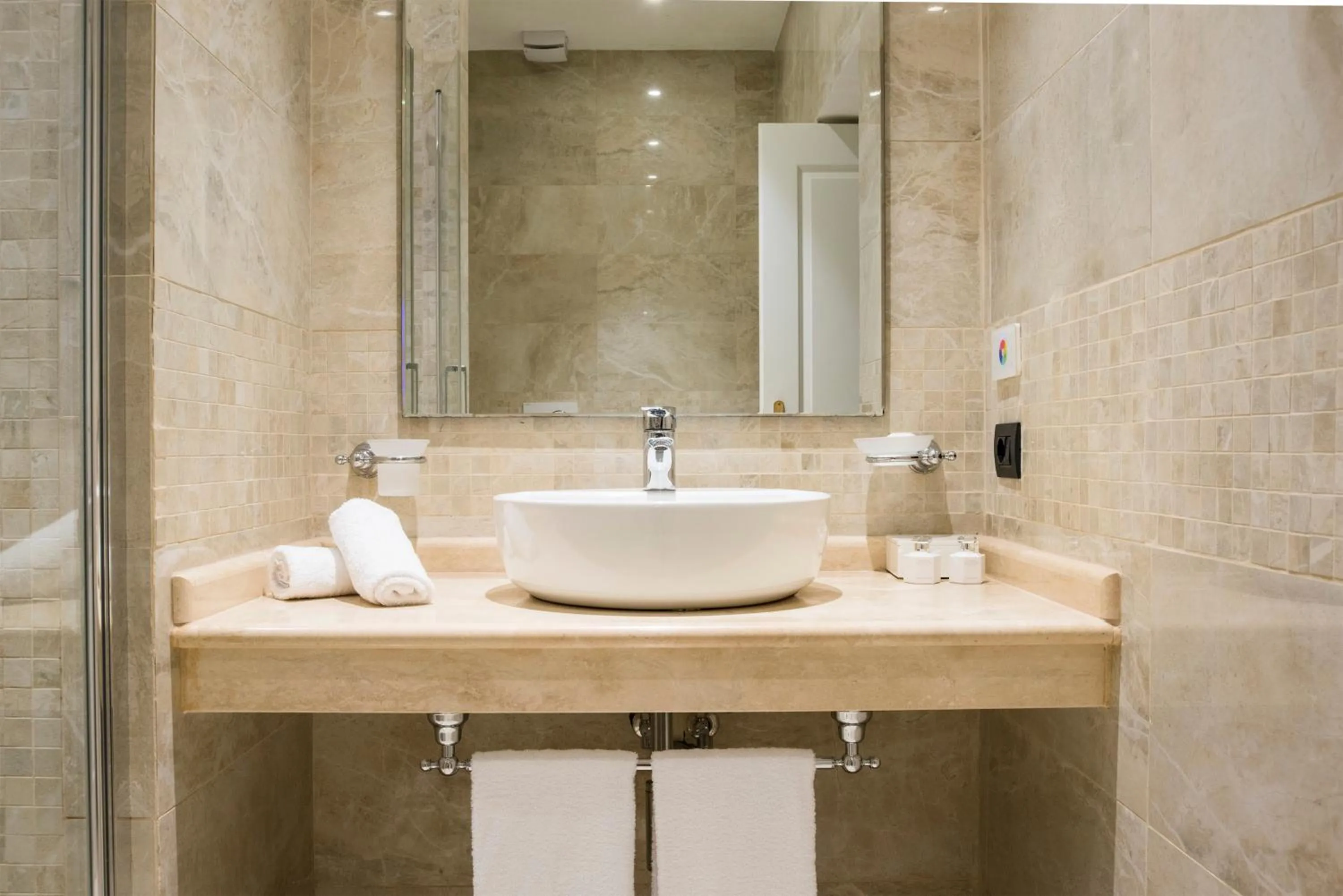 Bathroom in Via Veneto Suites