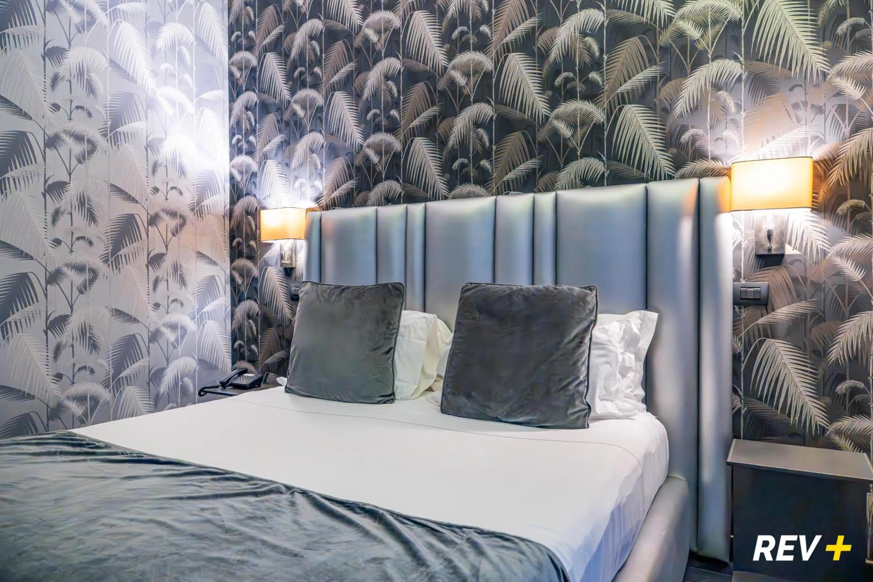 Photo of the whole room, Bed in Via Veneto Suites