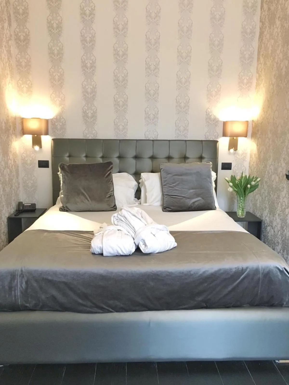 Photo of the whole room, Bed in Via Veneto Suites