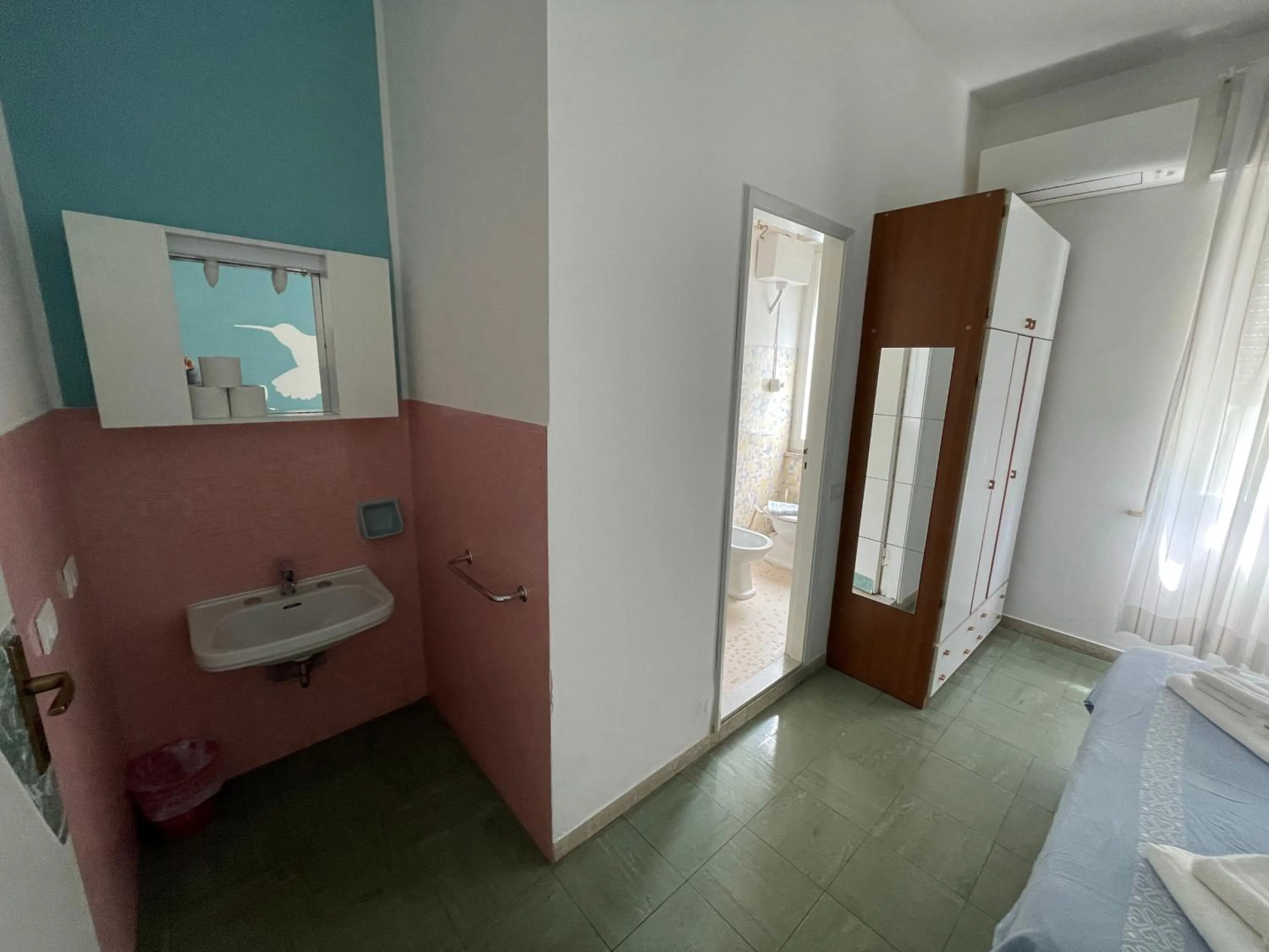 Bedroom in Hotel Aloha