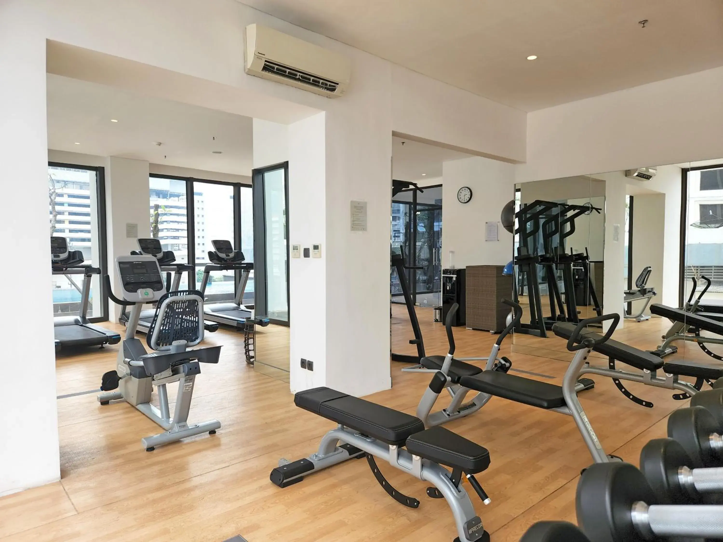 Fitness centre/facilities in Mangkuluhur ARTOTEL SUITES Fitness centre/facilities in Mangkuluhur ARTOTEL SUITES