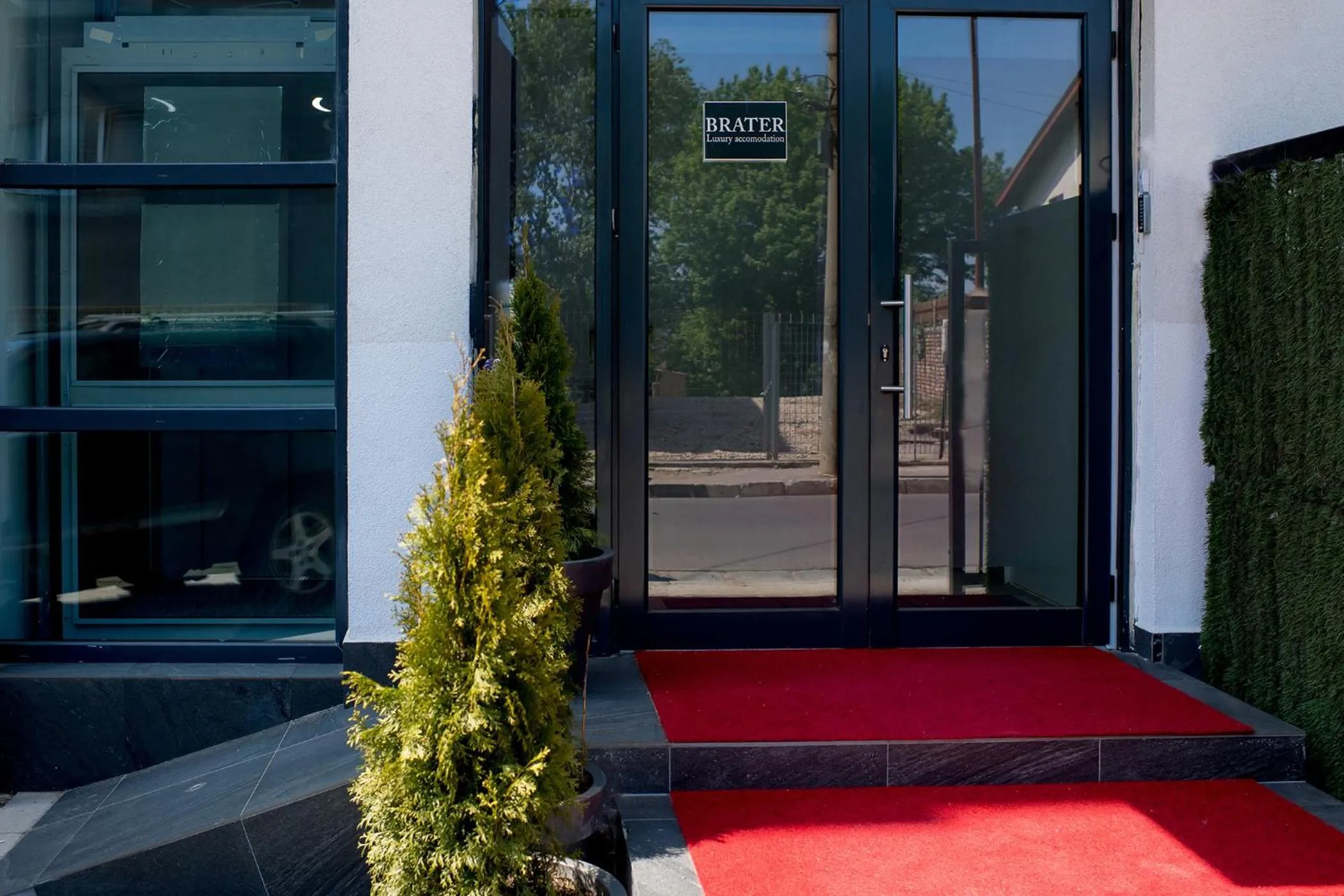 Facade/entrance in Brater Luxury