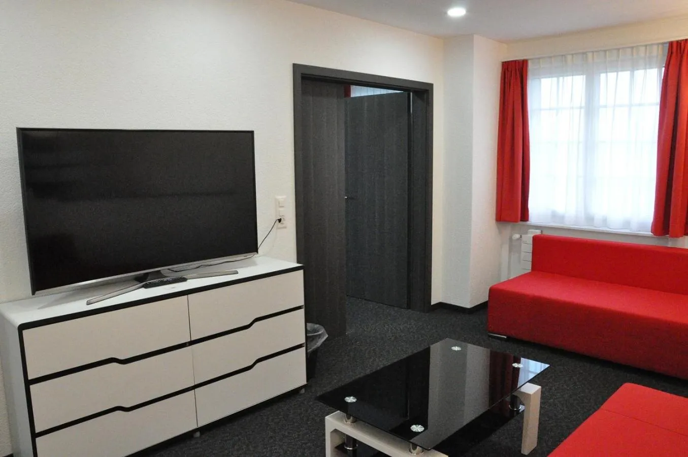 Photo of the whole room in Hôtel du Chasseur