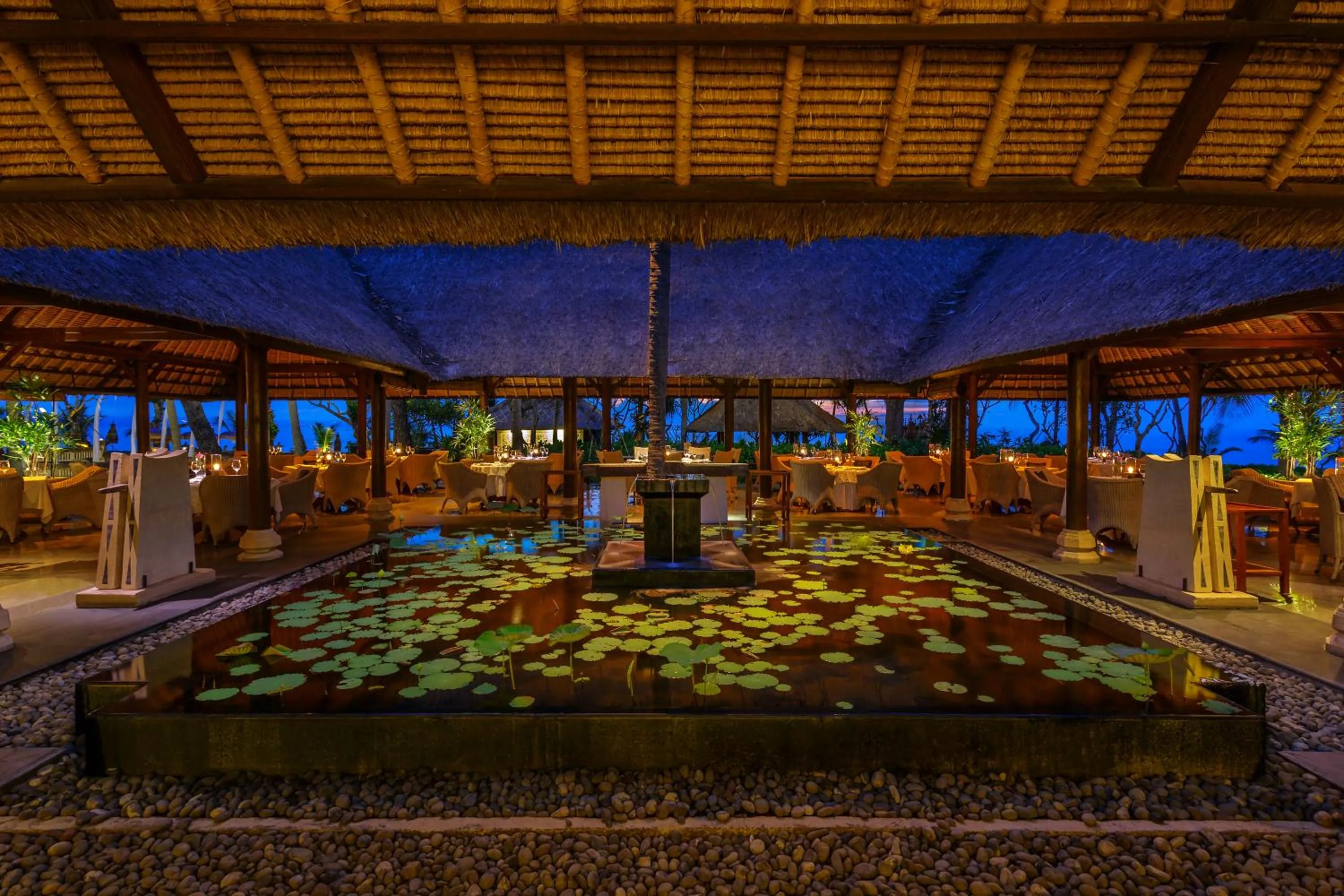 Dining area in The Oberoi Beach Resort, Bali