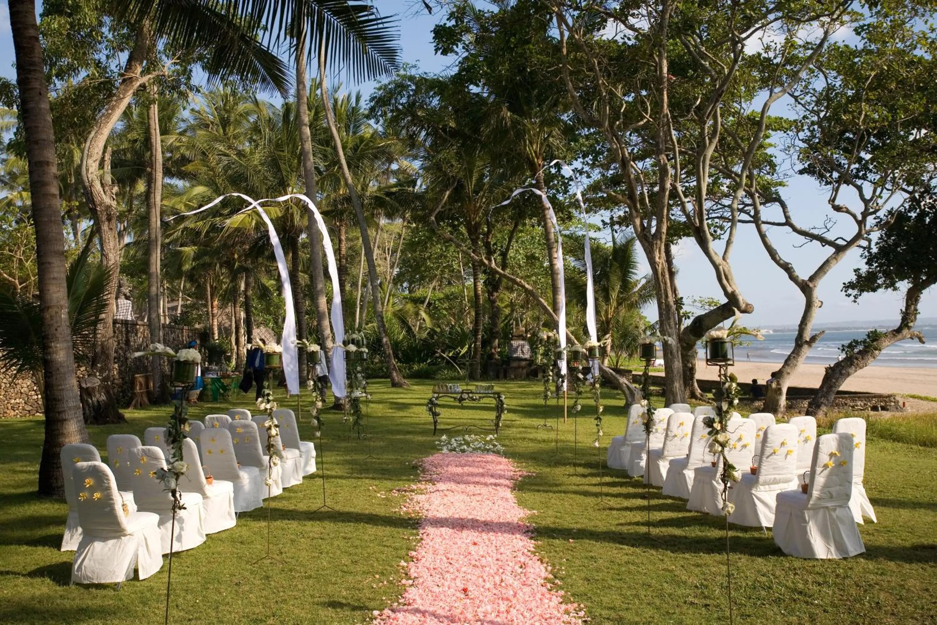 Garden in The Oberoi Beach Resort, Bali