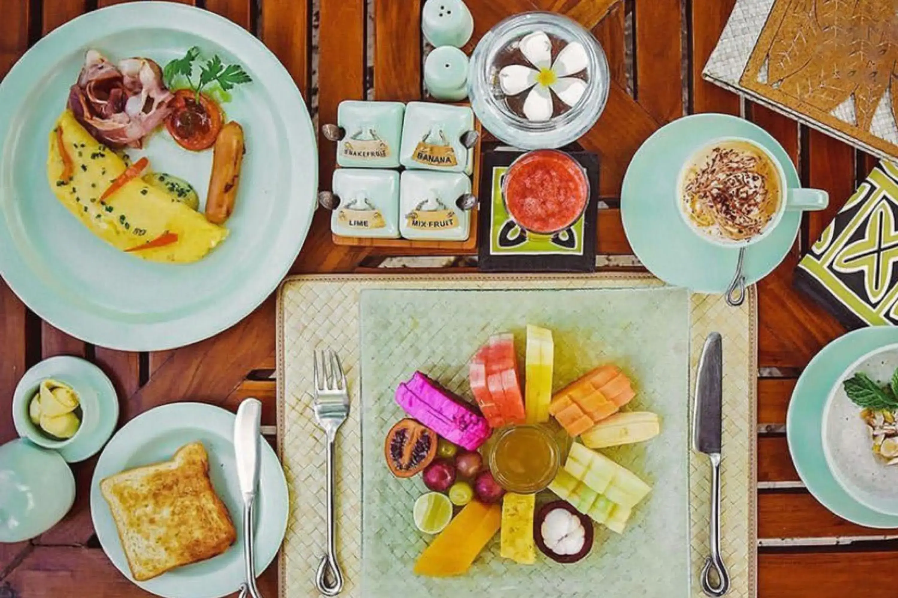 Breakfast in The Oberoi Beach Resort, Bali Breakfast in The Oberoi Beach Resort, Bali