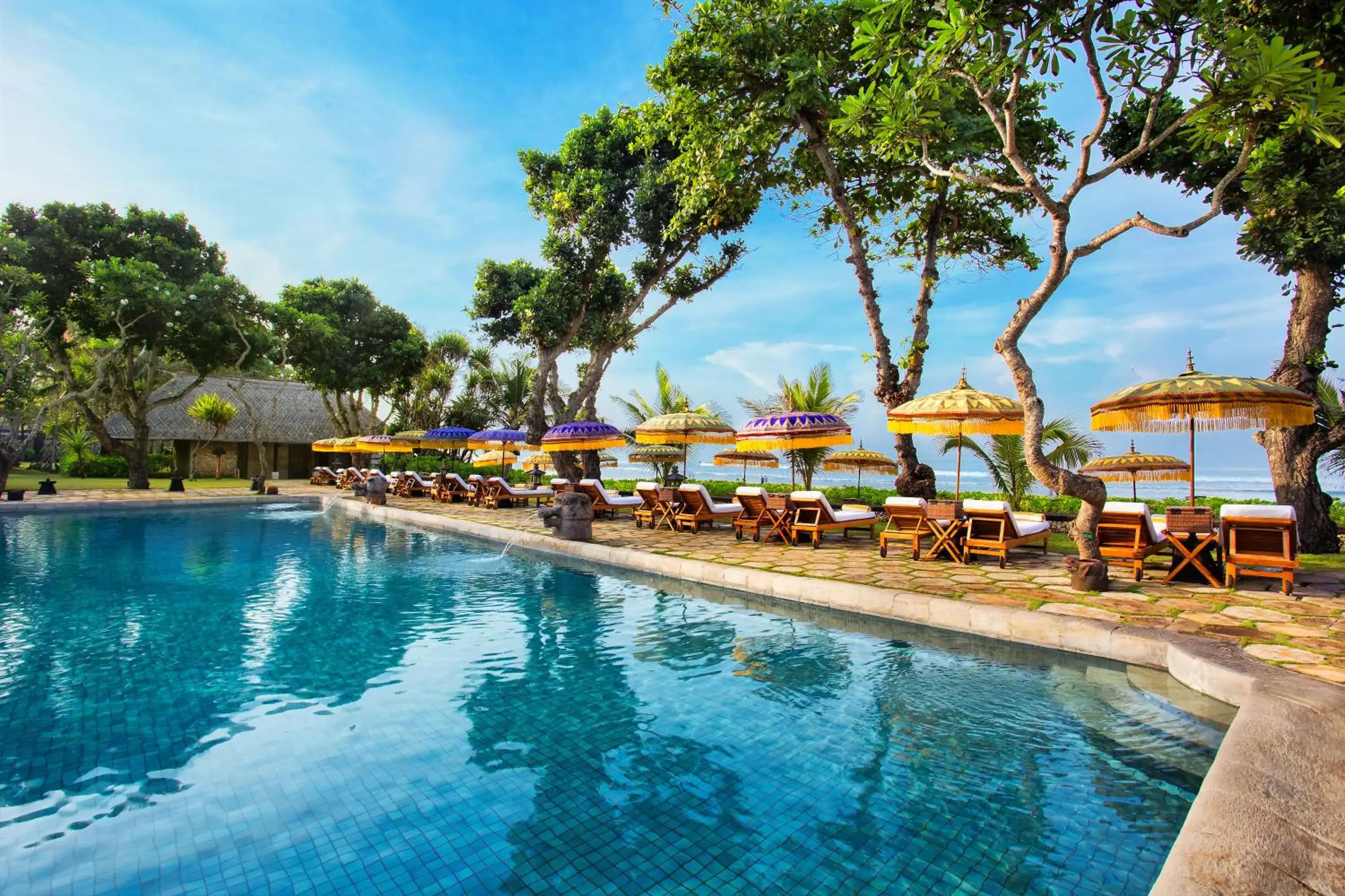 Swimming pool in The Oberoi Beach Resort, Bali Swimming pool in The Oberoi Beach Resort, Bali