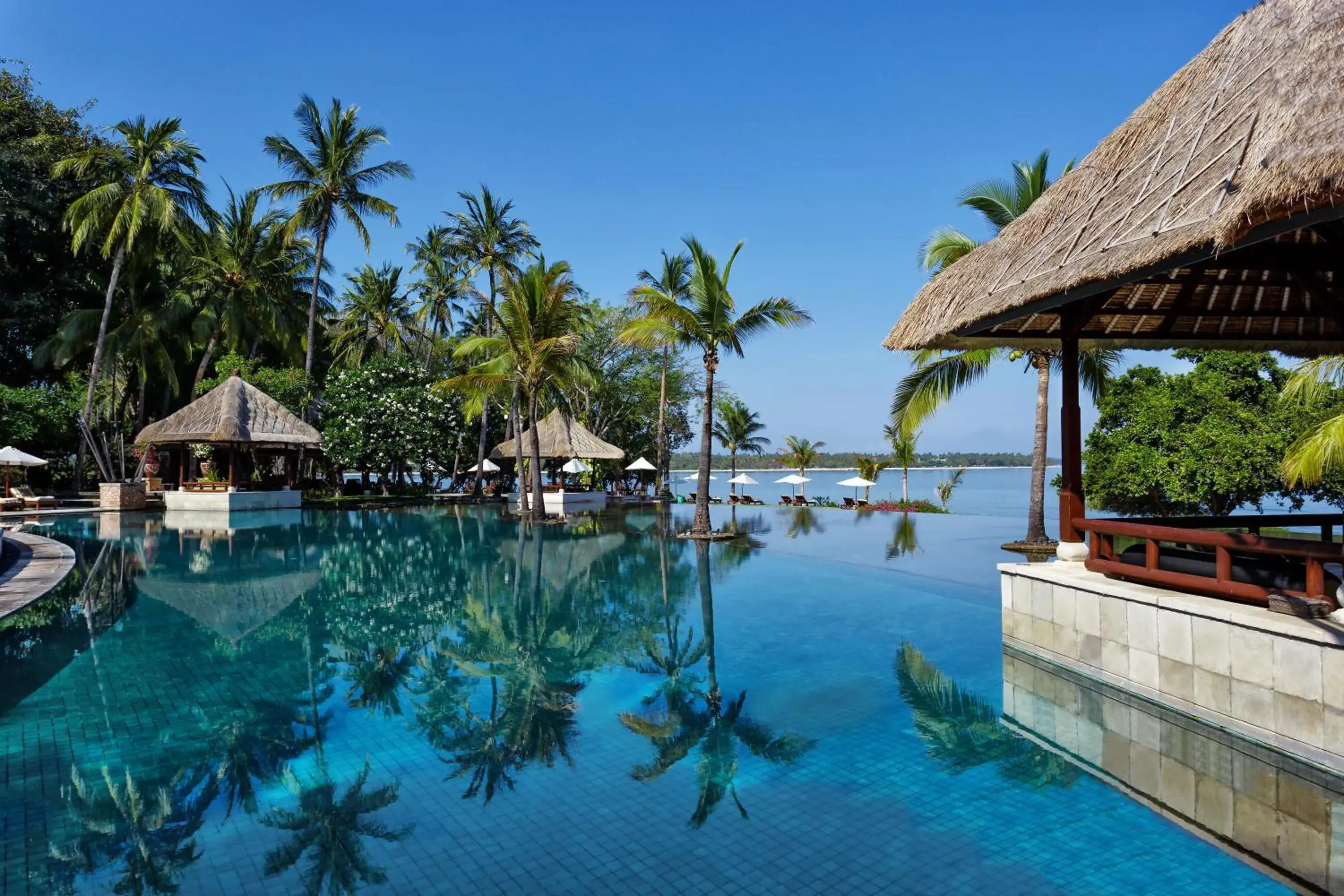 Swimming pool in The Oberoi Beach Resort, Lombok Swimming pool in The Oberoi Beach Resort, Lombok