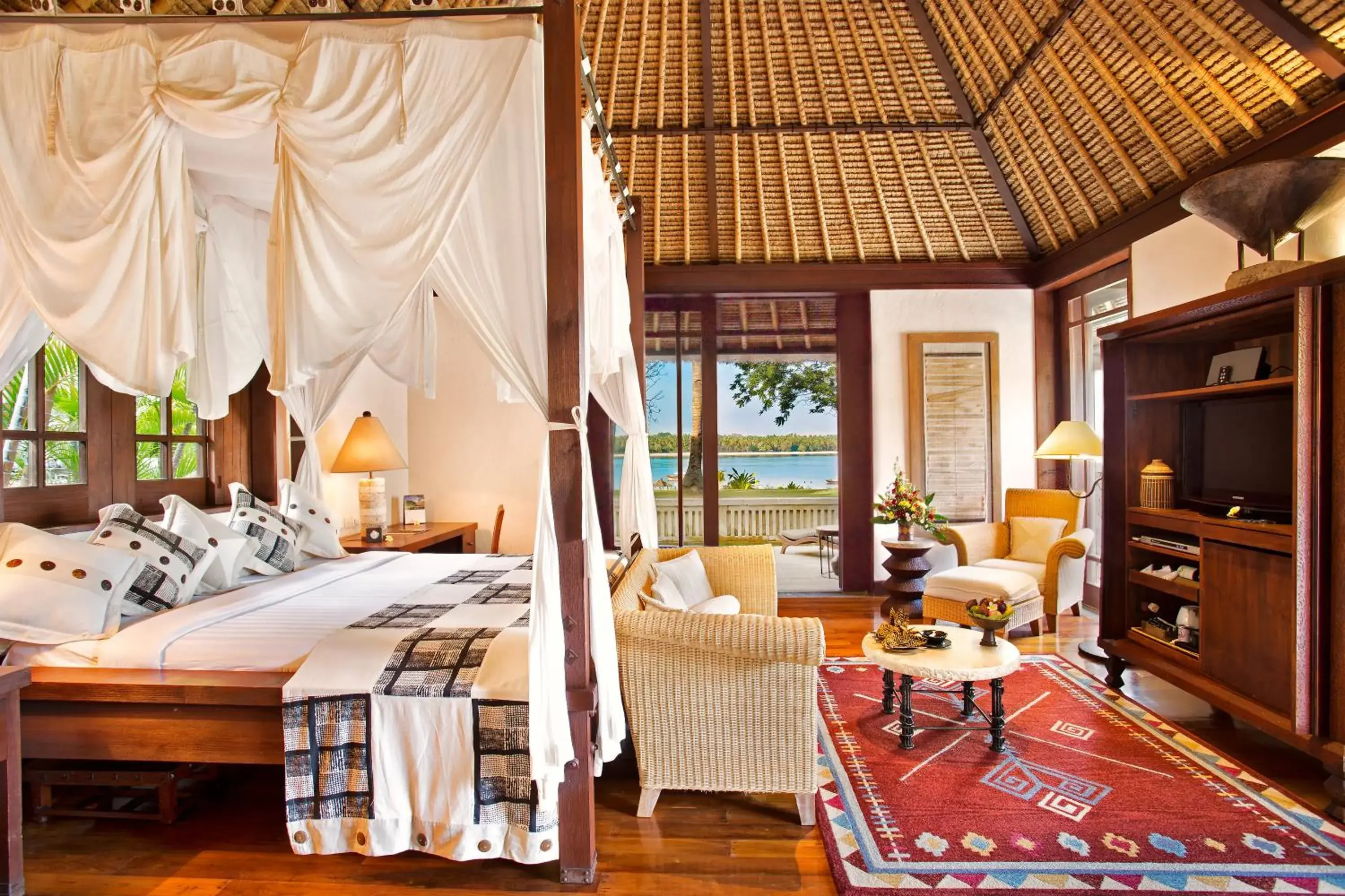 Bed in The Oberoi Beach Resort, Lombok Bed in The Oberoi Beach Resort, Lombok
