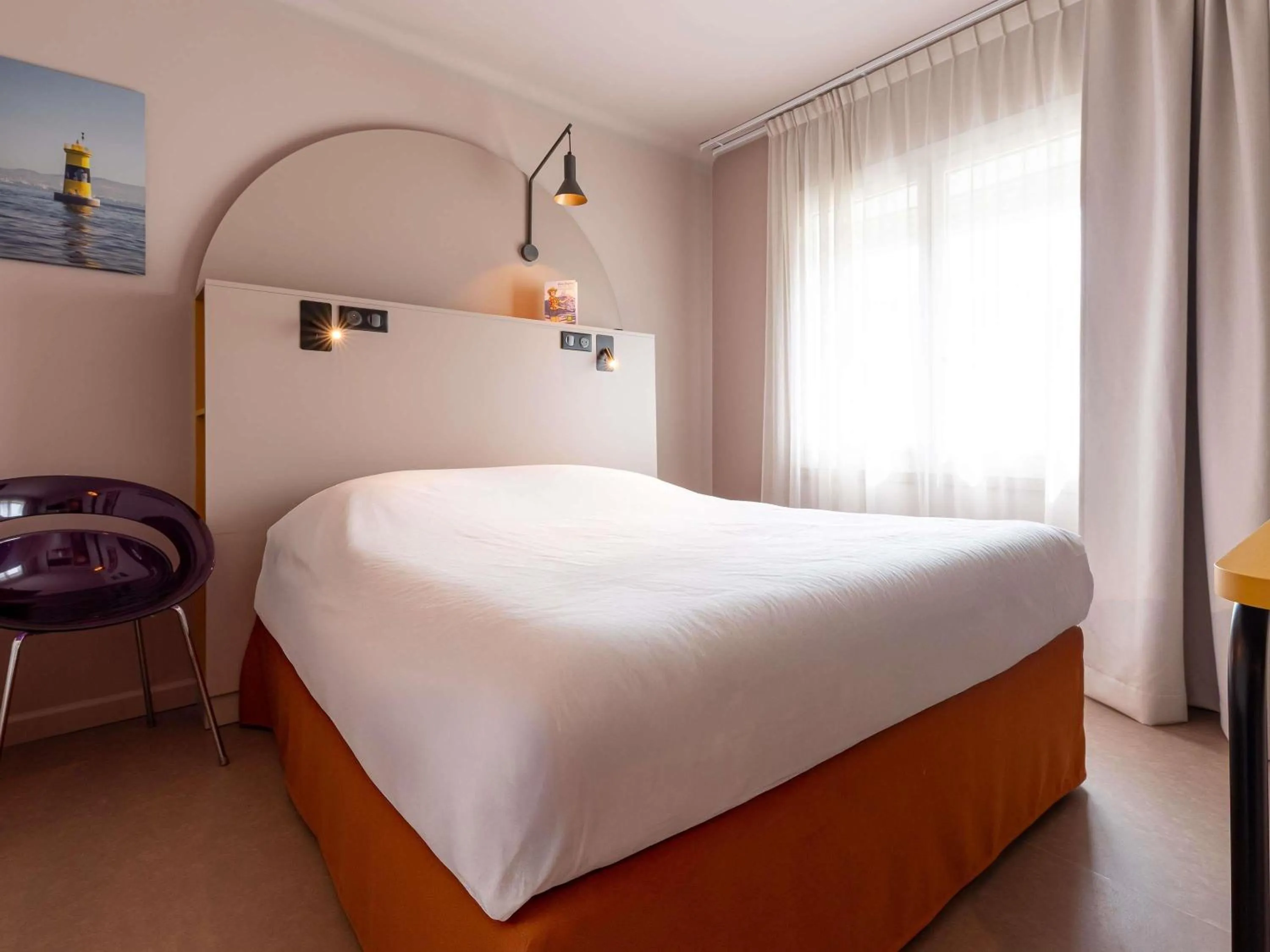 Bedroom, Bed in ibis Styles Marseille Centre Prado Place Castellane