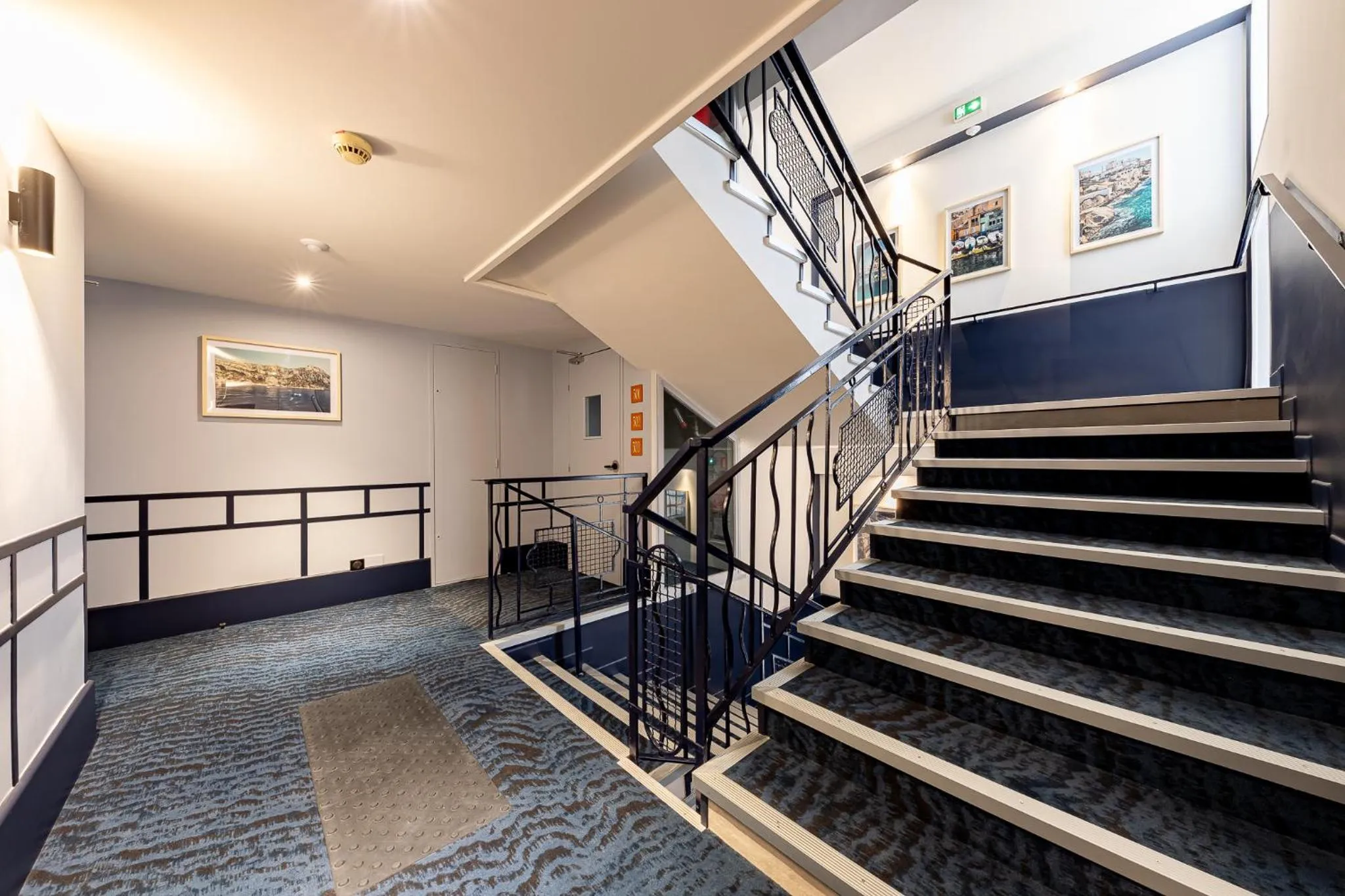 Property building in ibis Styles Marseille Centre Prado Place Castellane