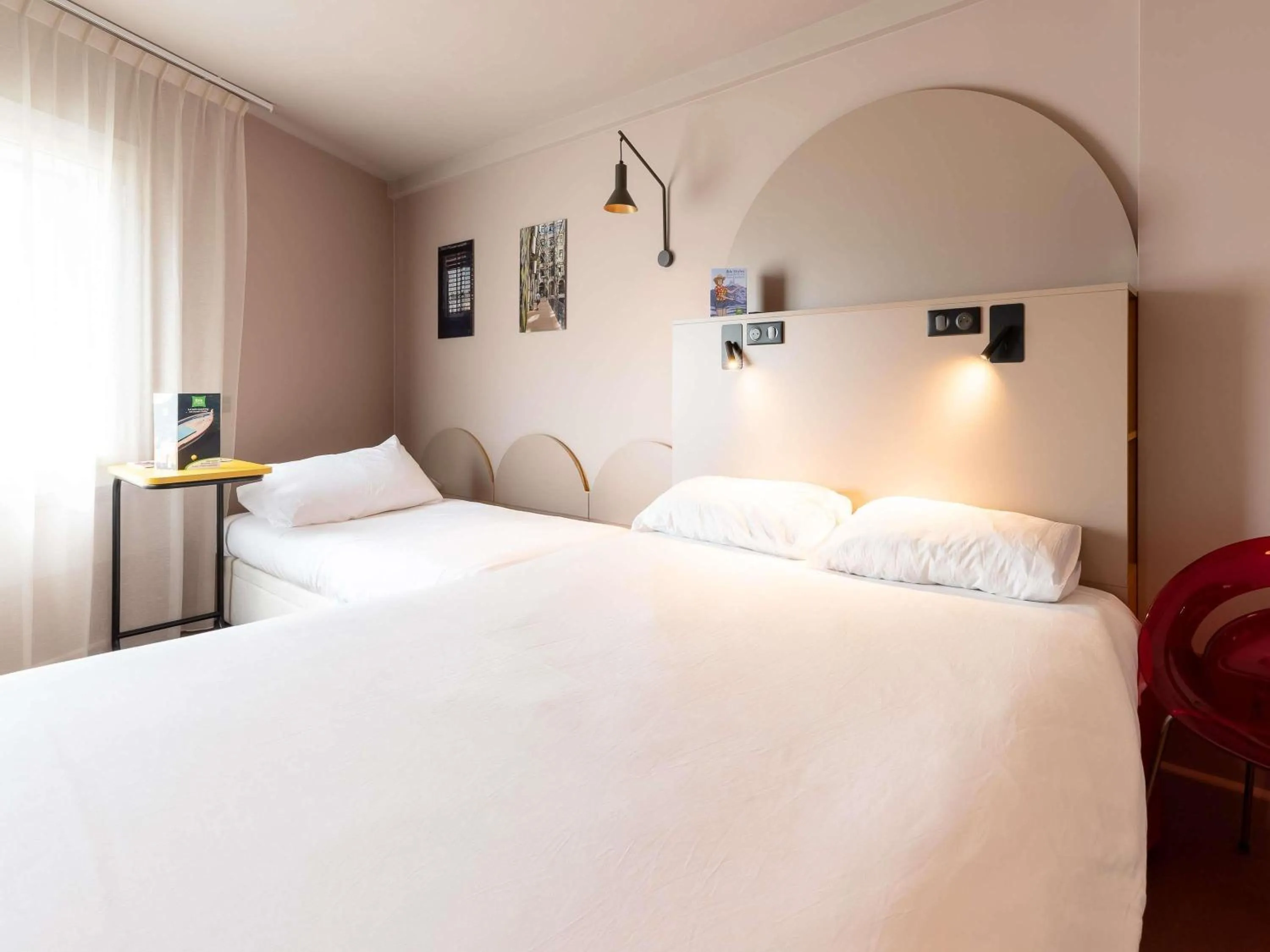Bedroom, Bed in ibis Styles Marseille Centre Prado Place Castellane