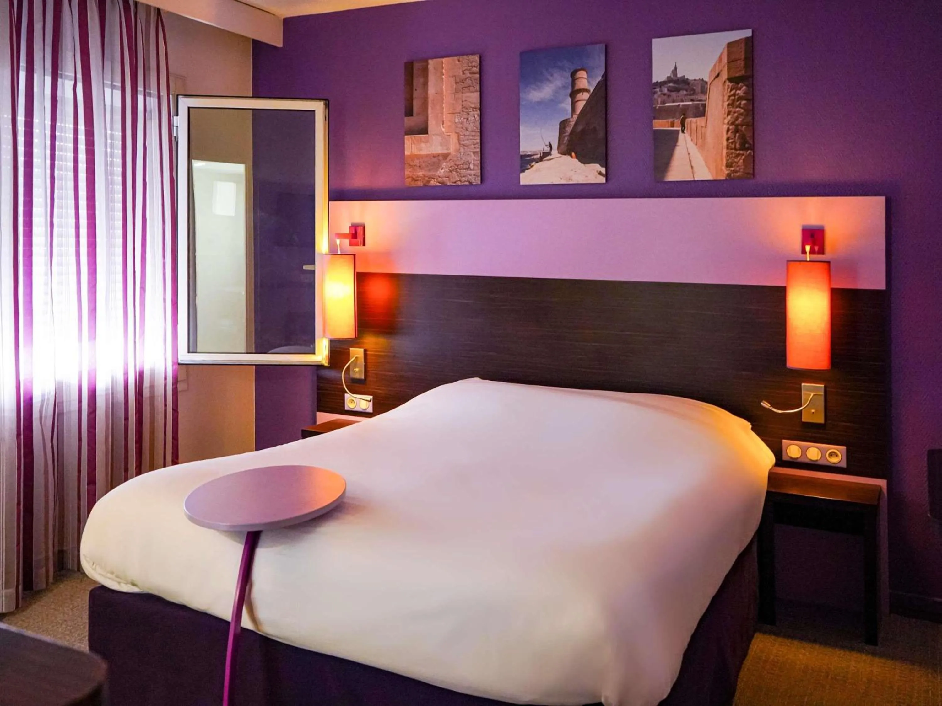 Bedroom, Bed in ibis Styles Marseille Centre Prado Place Castellane