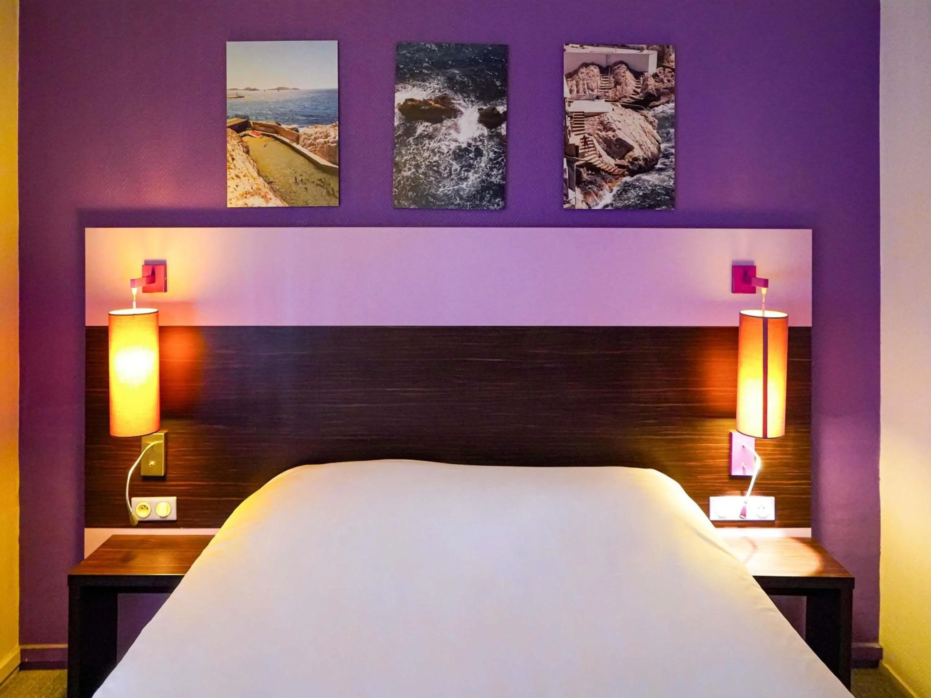 Bedroom, Bed in ibis Styles Marseille Centre Prado Place Castellane