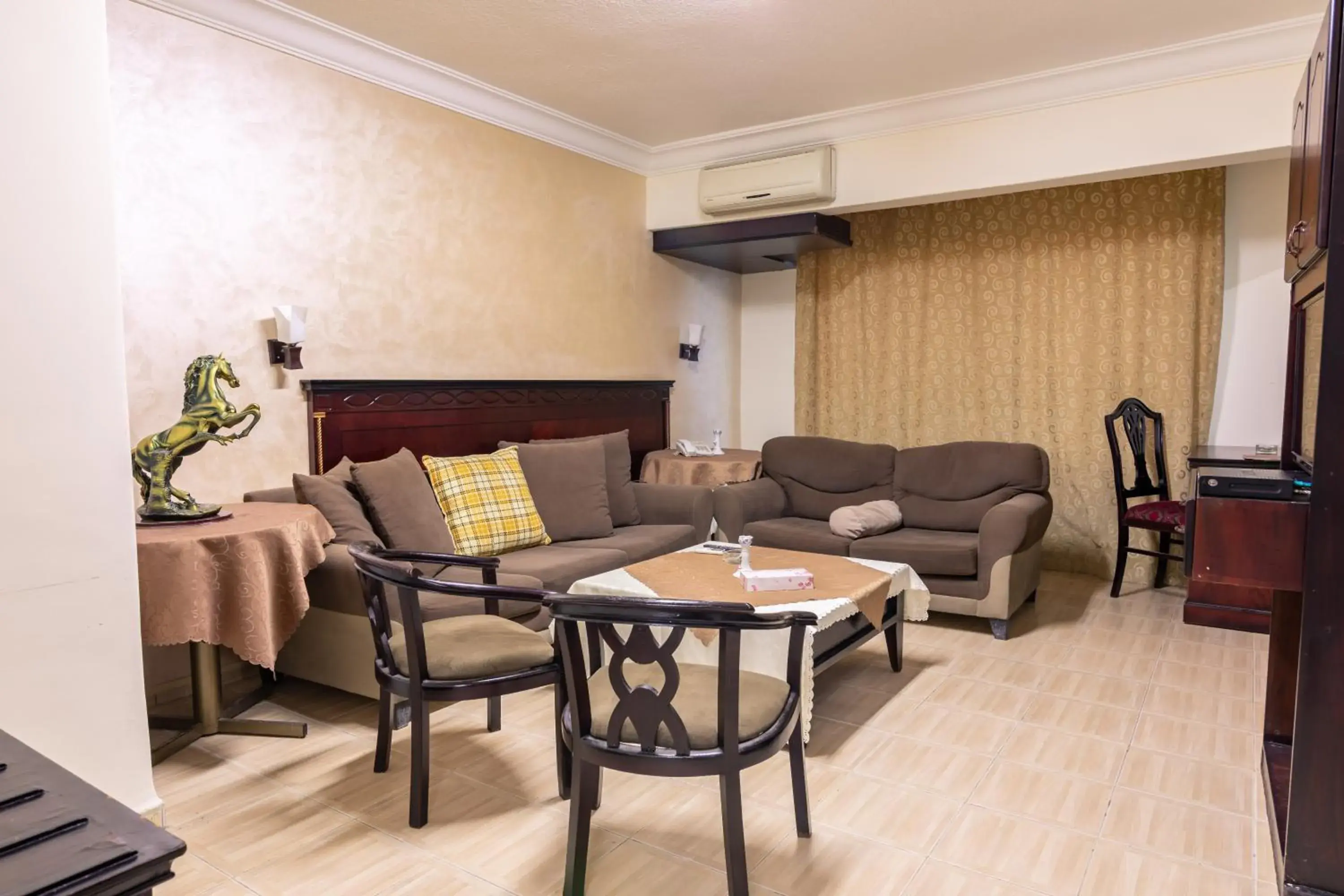 Living room, Seating Area in Gardens Hotel Amman