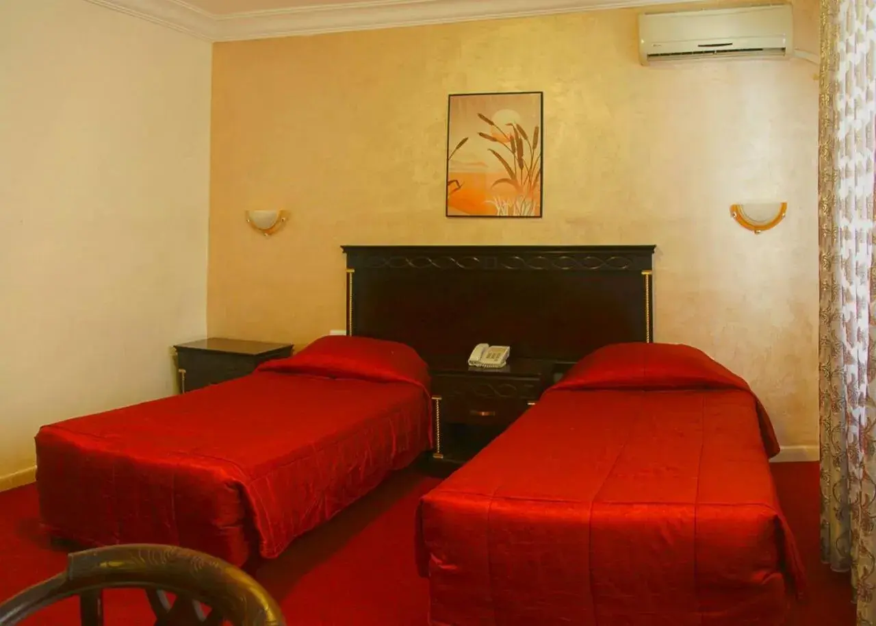 Bedroom, Bed in Gardens Hotel Amman