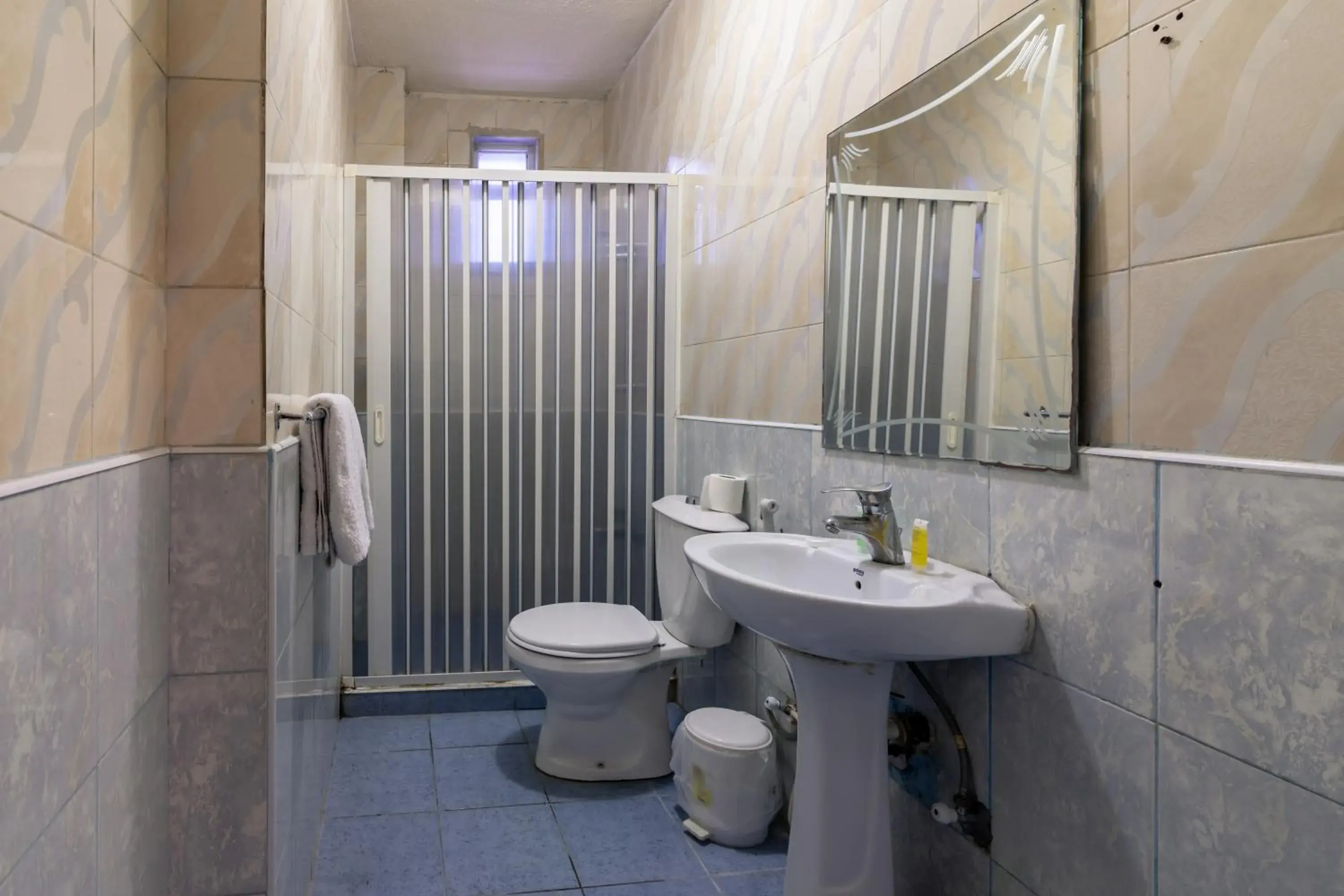 Bathroom in Gardens Hotel Amman