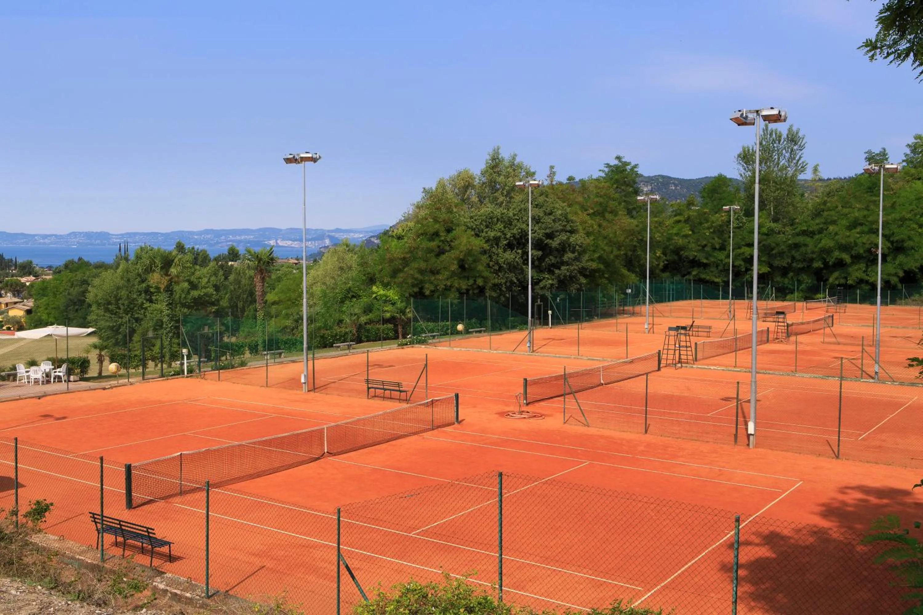 Tennis court in Poiano Garda Resort Appartamenti