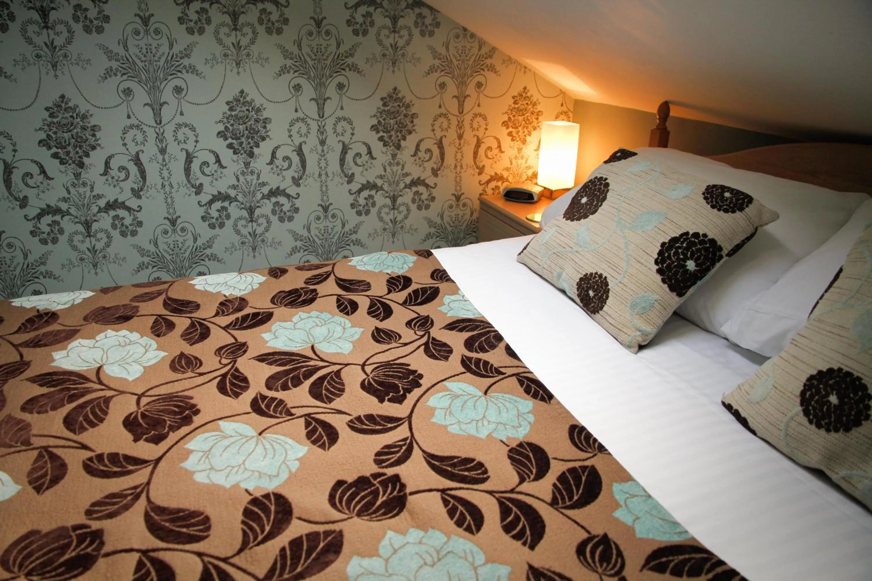 Bedroom, Bed in Kilmorey Lodge