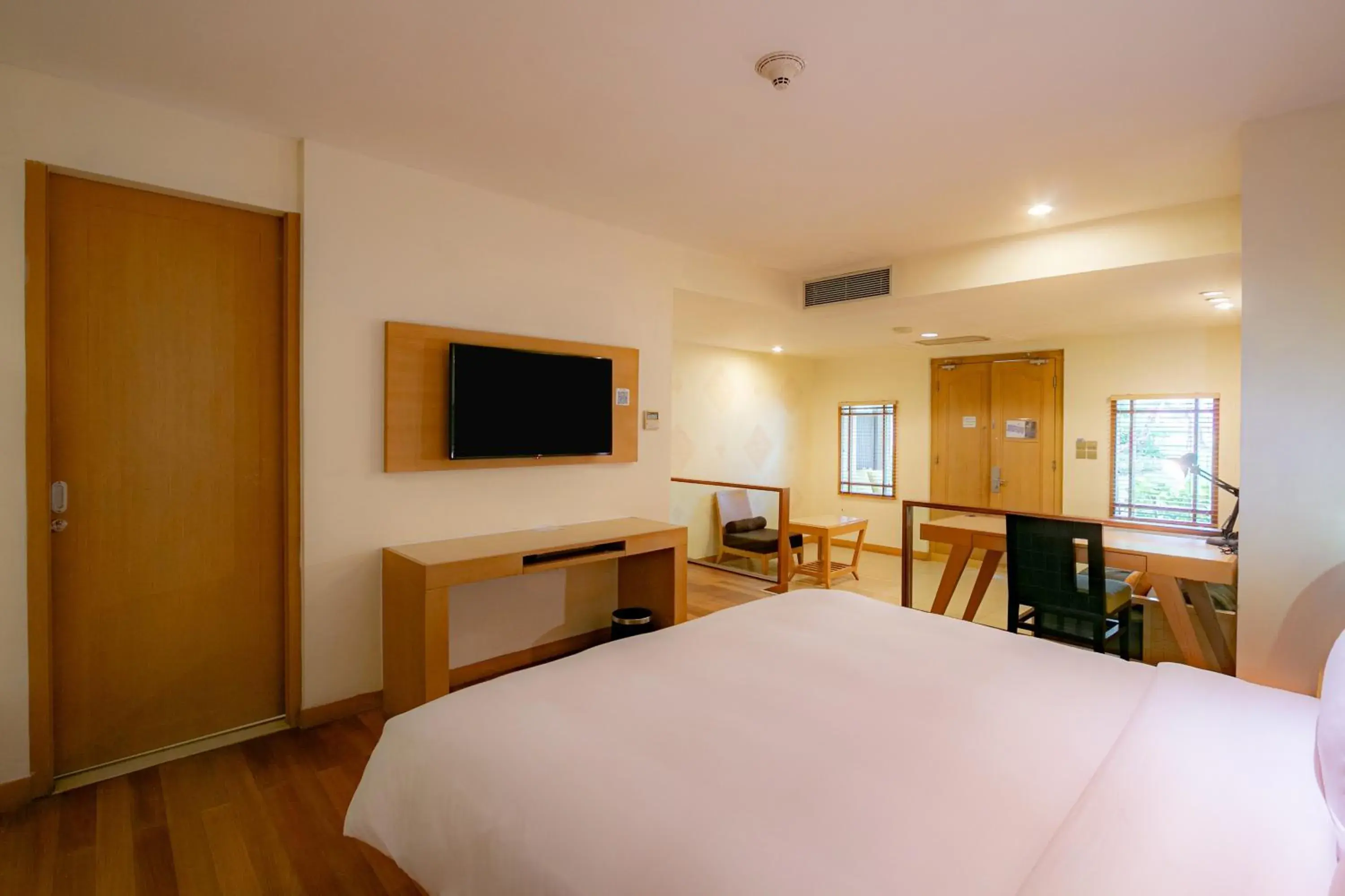 King Suite with Sofa Bed and Garden View in Holiday Inn Resort Baruna Bali by IHG King Suite with Sofa Bed and Garden View in Holiday Inn Resort Baruna Bali by IHG