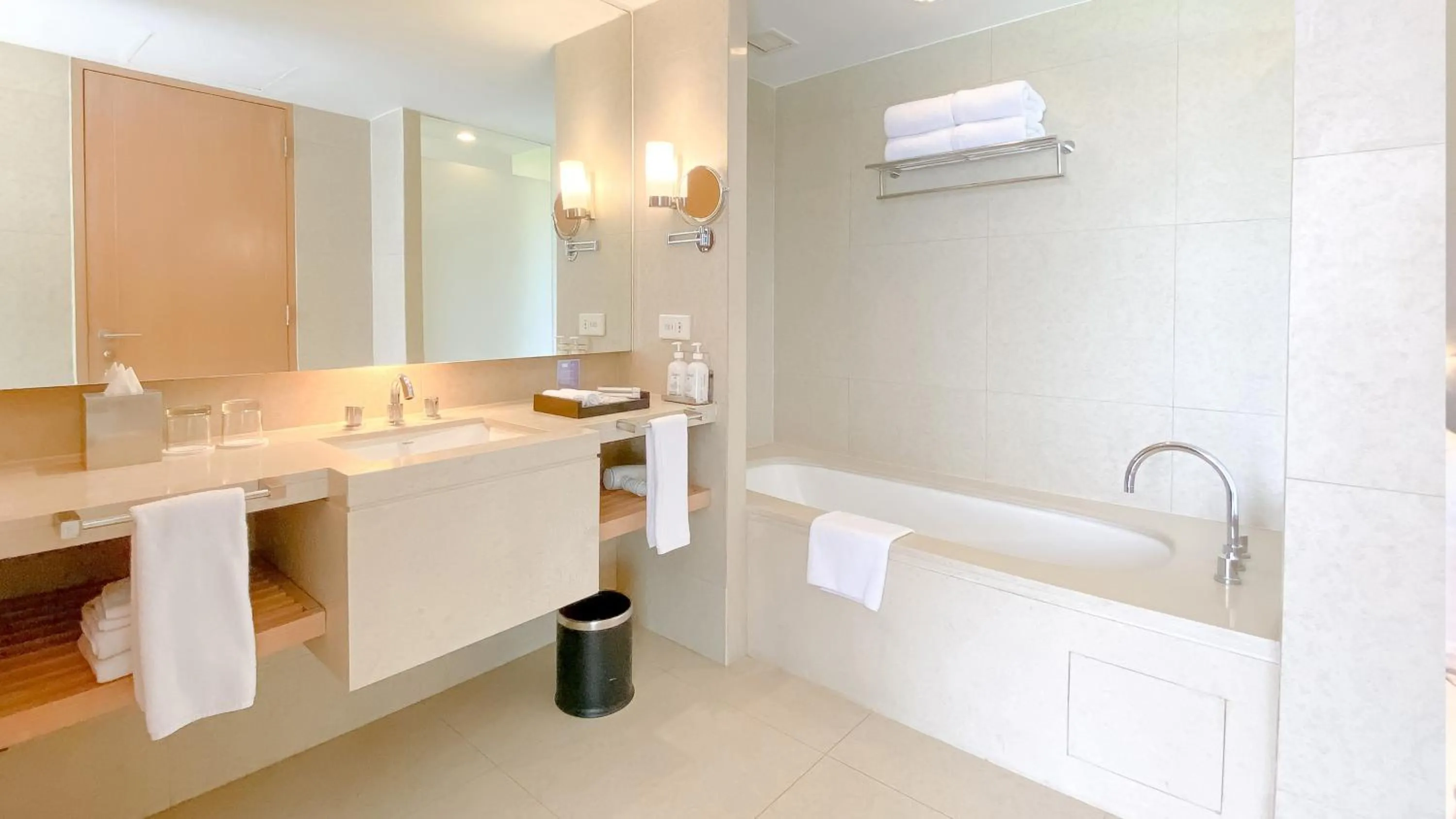 Bathroom in Holiday Inn Resort Baruna Bali by IHG