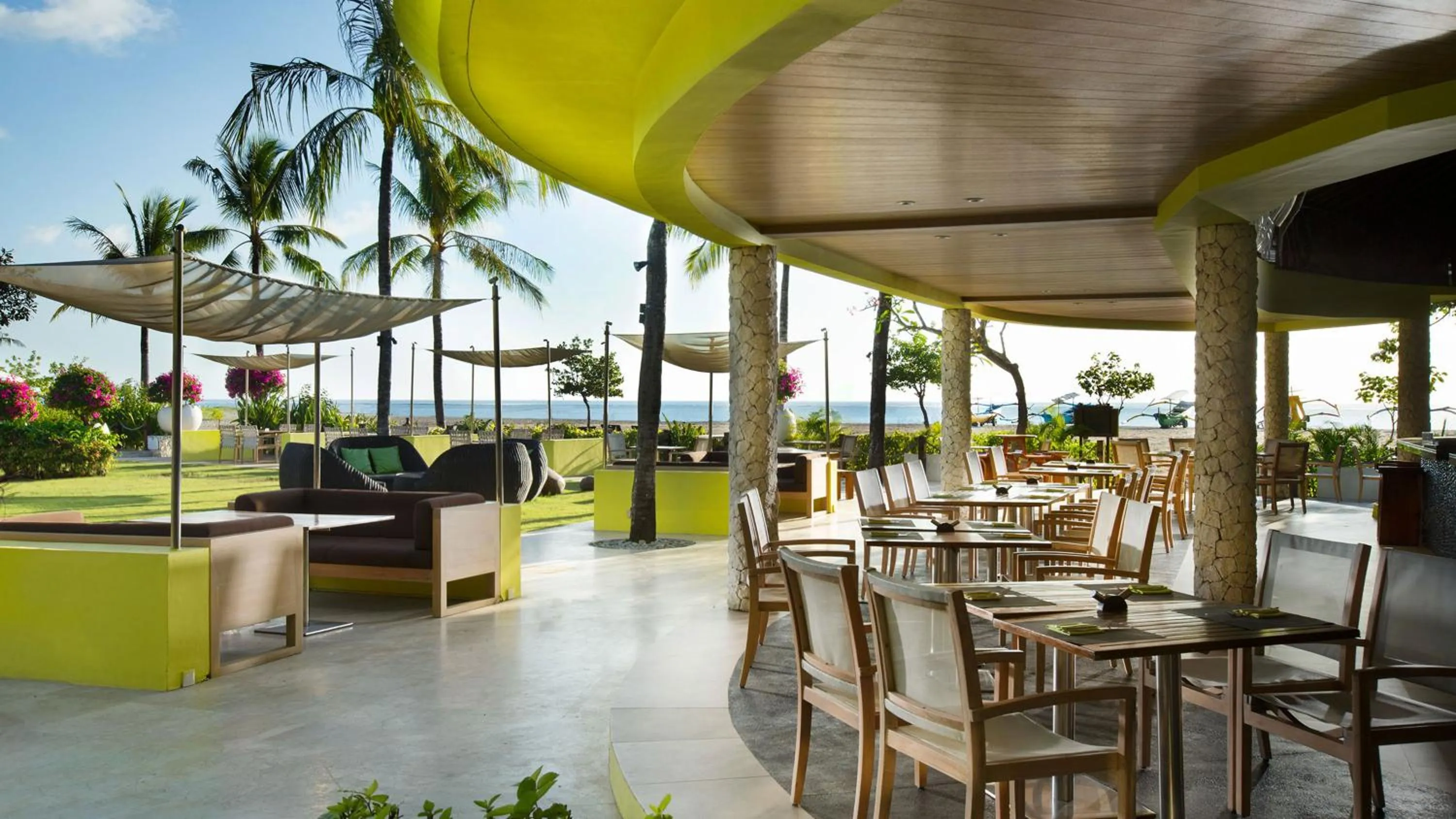 Restaurant/places to eat in Holiday Inn Resort Baruna Bali by IHG