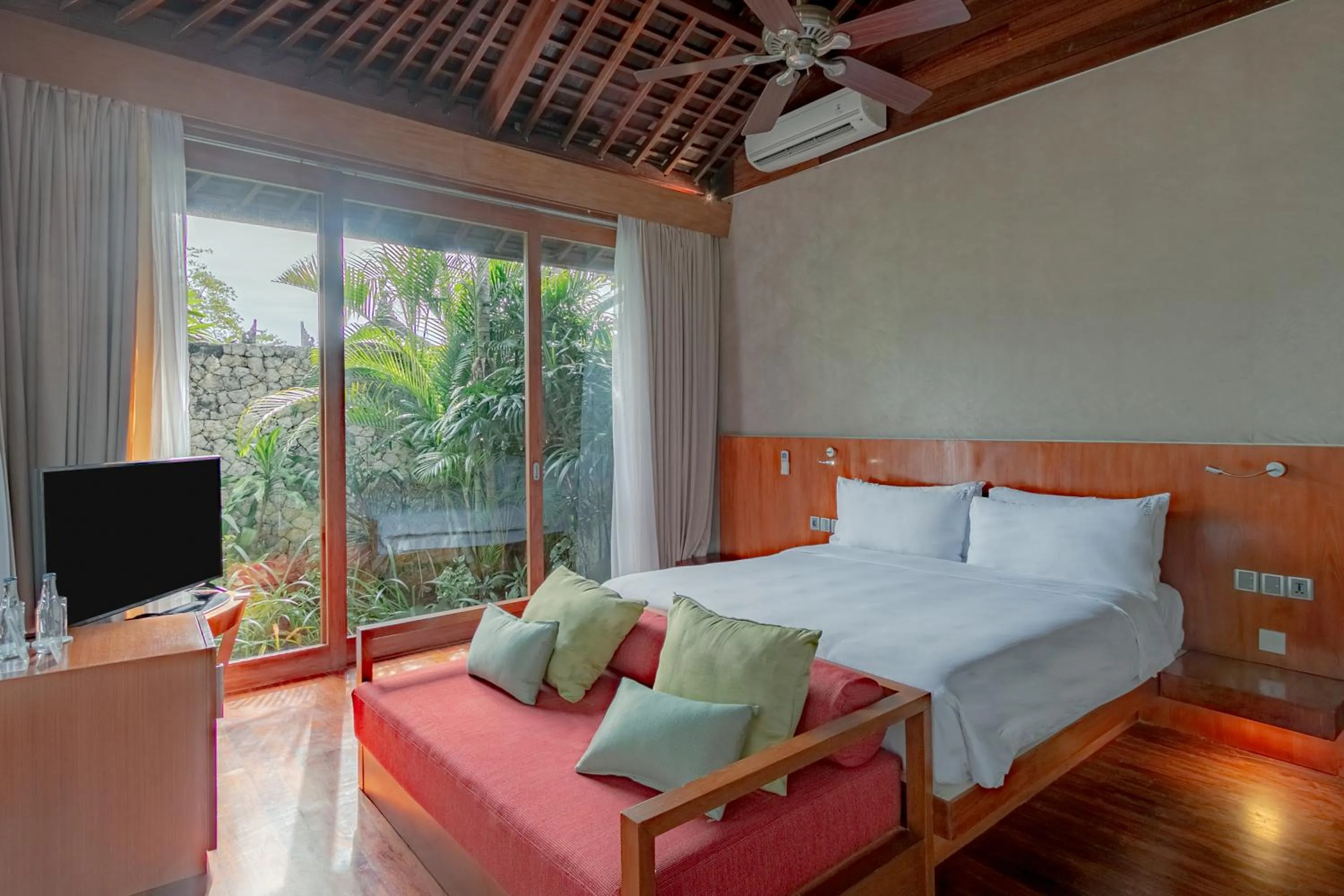 Bed in Holiday Inn Resort Baruna Bali by IHG