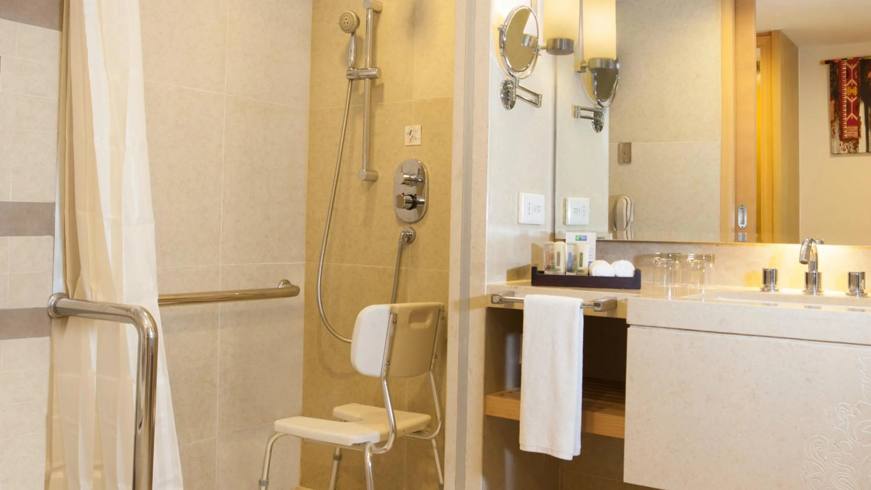 Bathroom in Holiday Inn Resort Baruna Bali by IHG