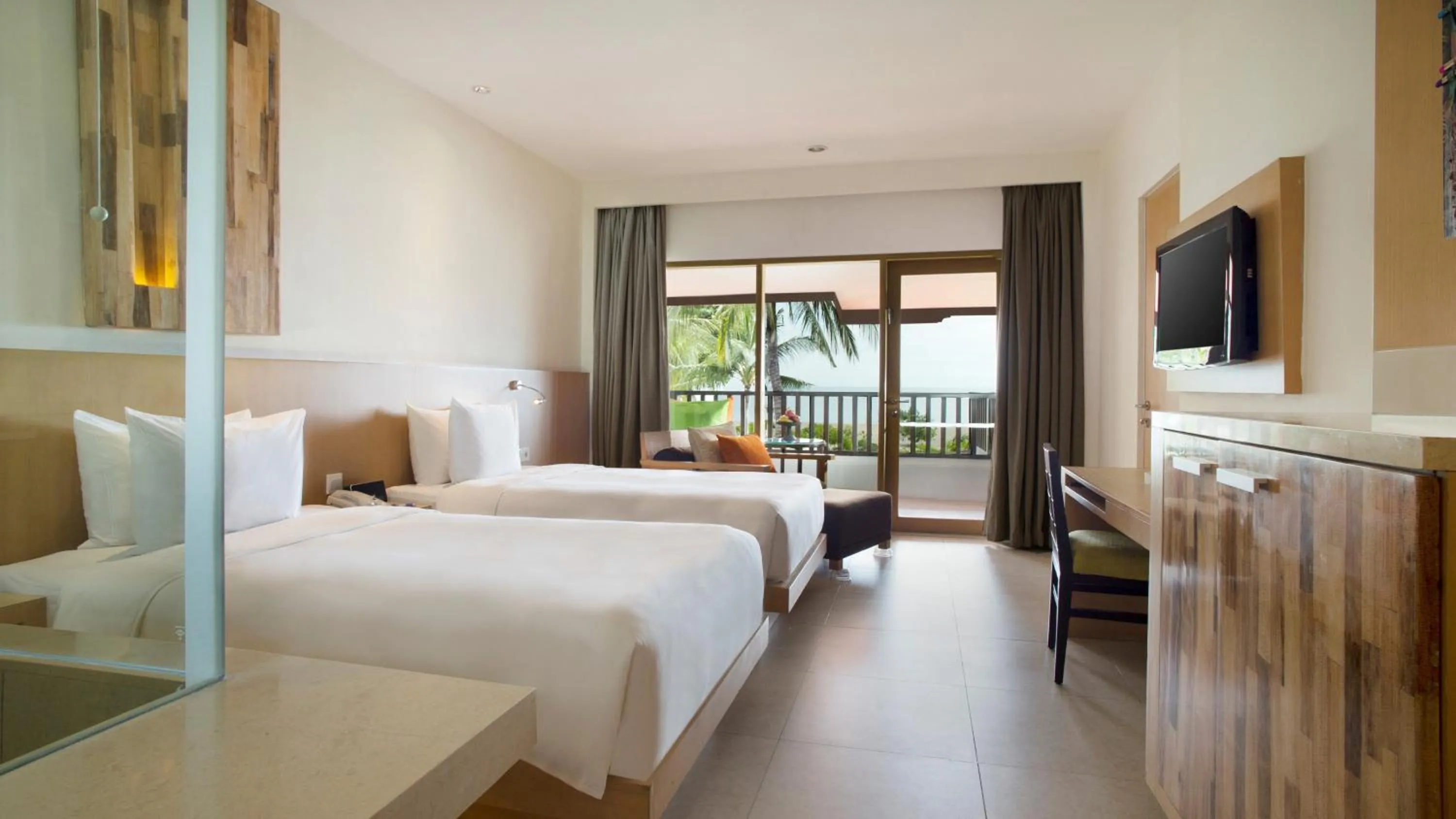 Photo of the whole room, Bed in Holiday Inn Resort Baruna Bali by IHG