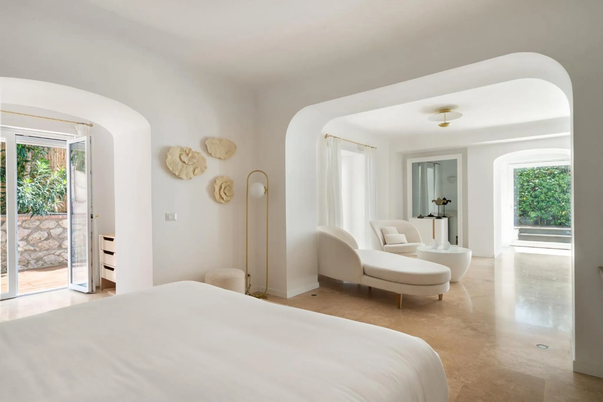 Photo of the whole room, Bed in La Residenza Capri