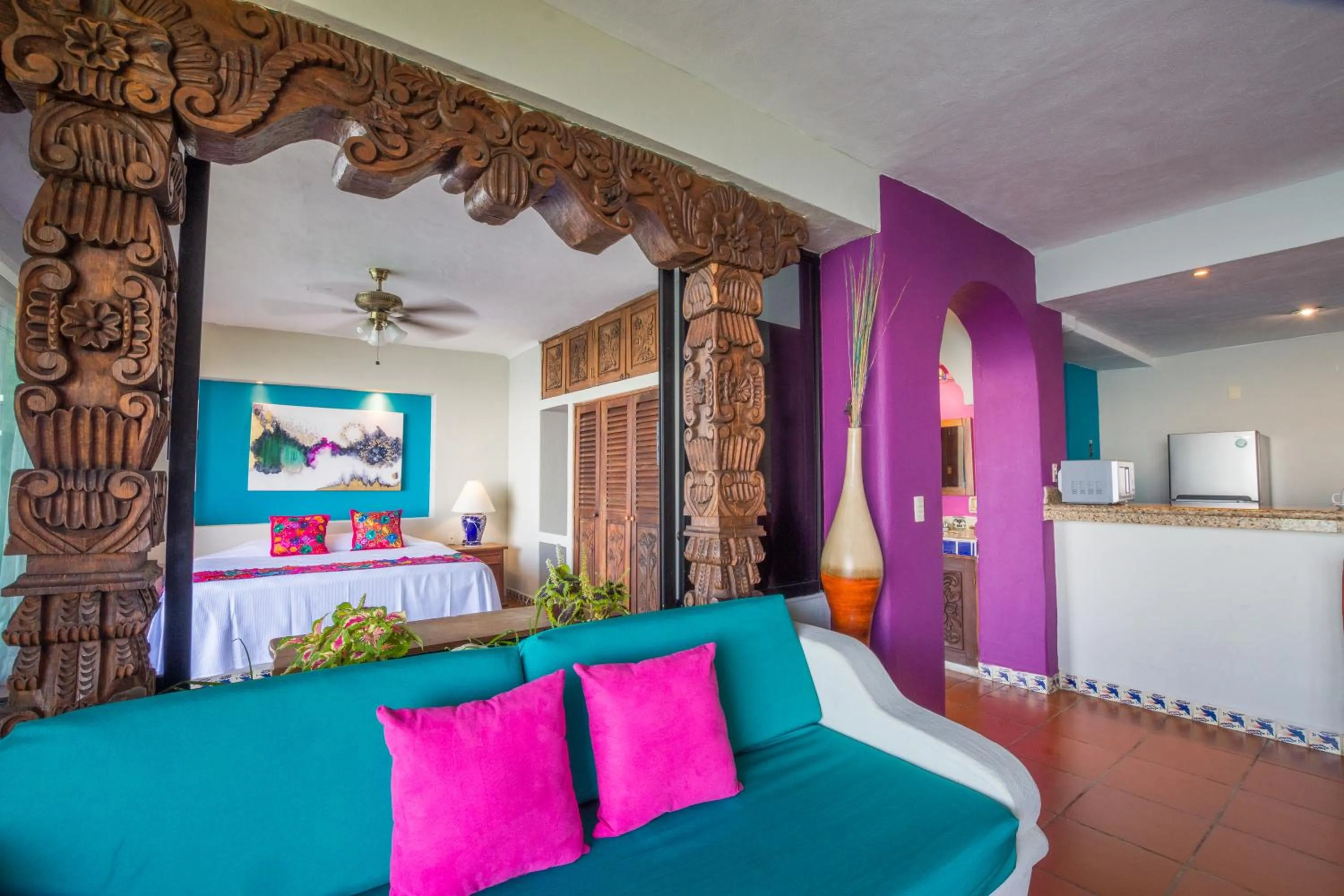 Kitchen or kitchenette, Seating Area in Mar Sereno Hotel & Suites