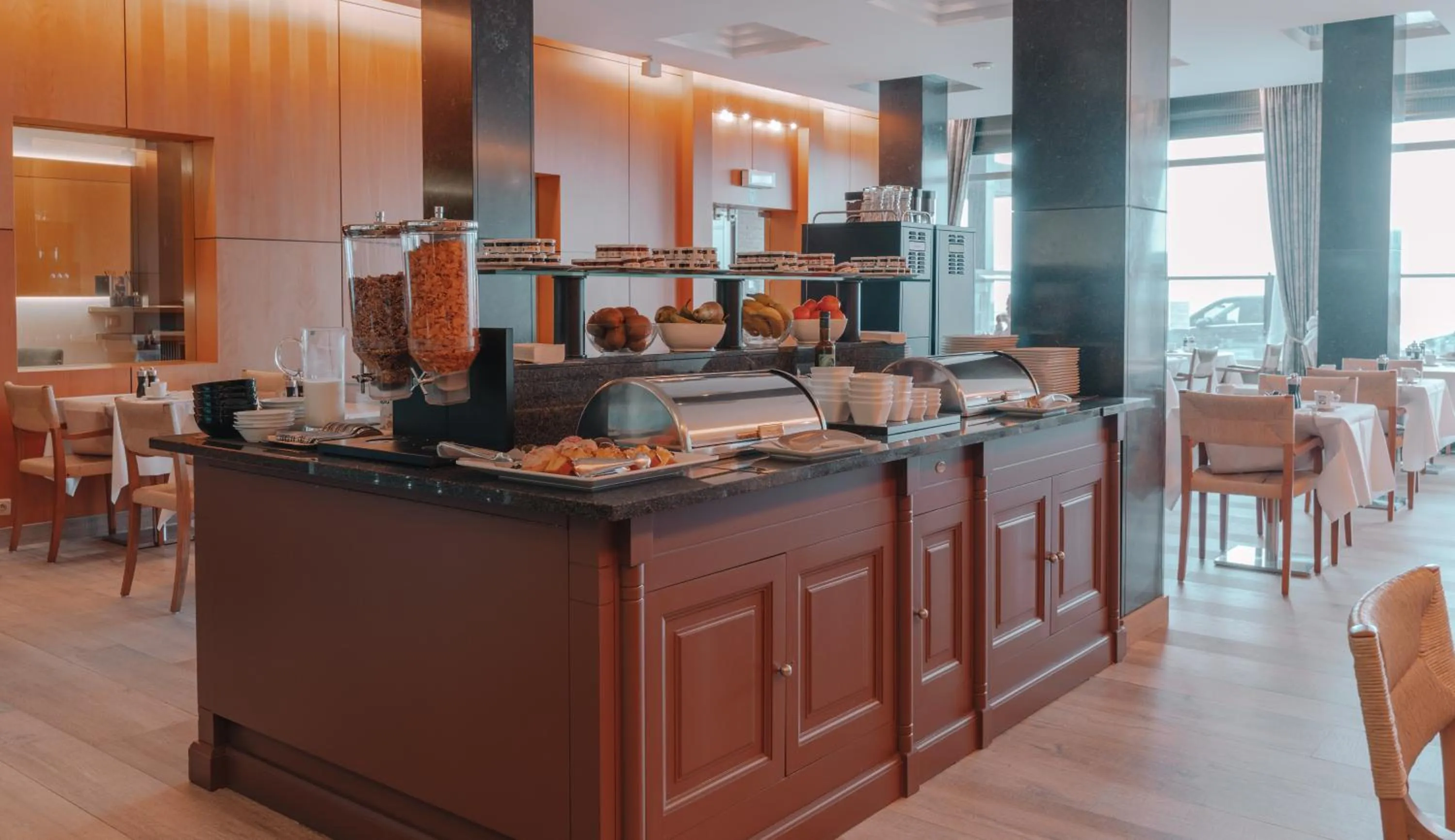 Restaurant/places to eat in Hotel Riant-Séjour by WP Hotels