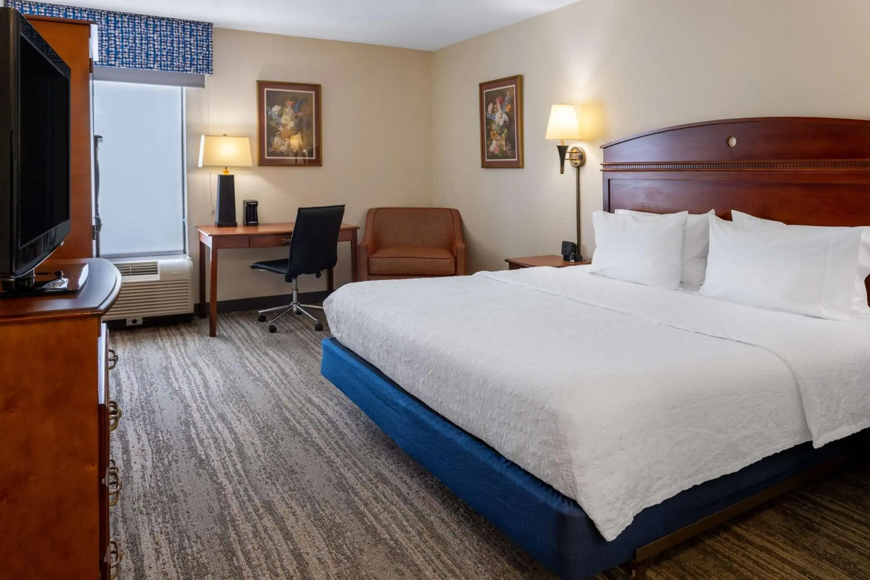 Bed in Hampton Inn Chester Bed in Hampton Inn Chester