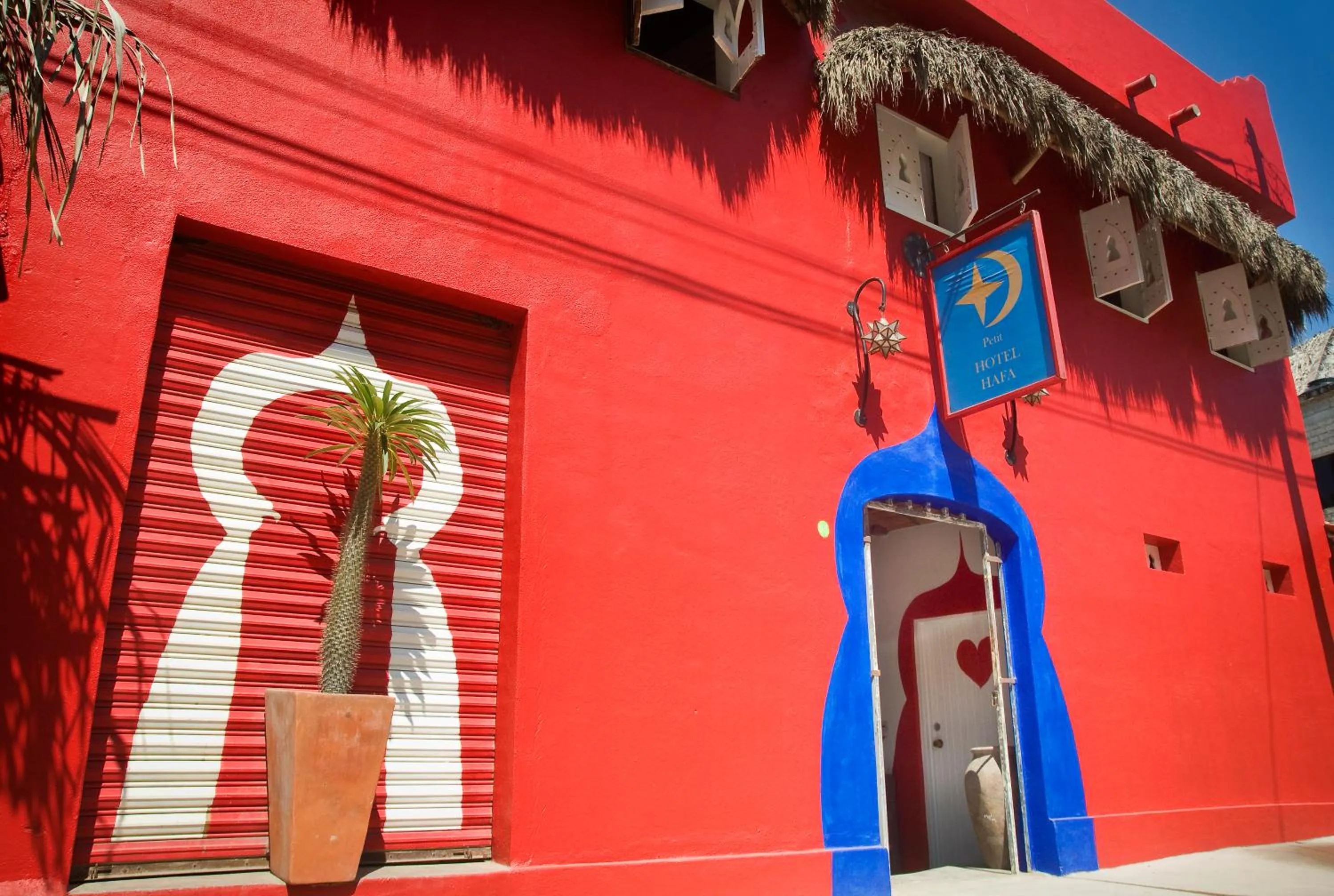 Property building in Petit Hotel Hafa