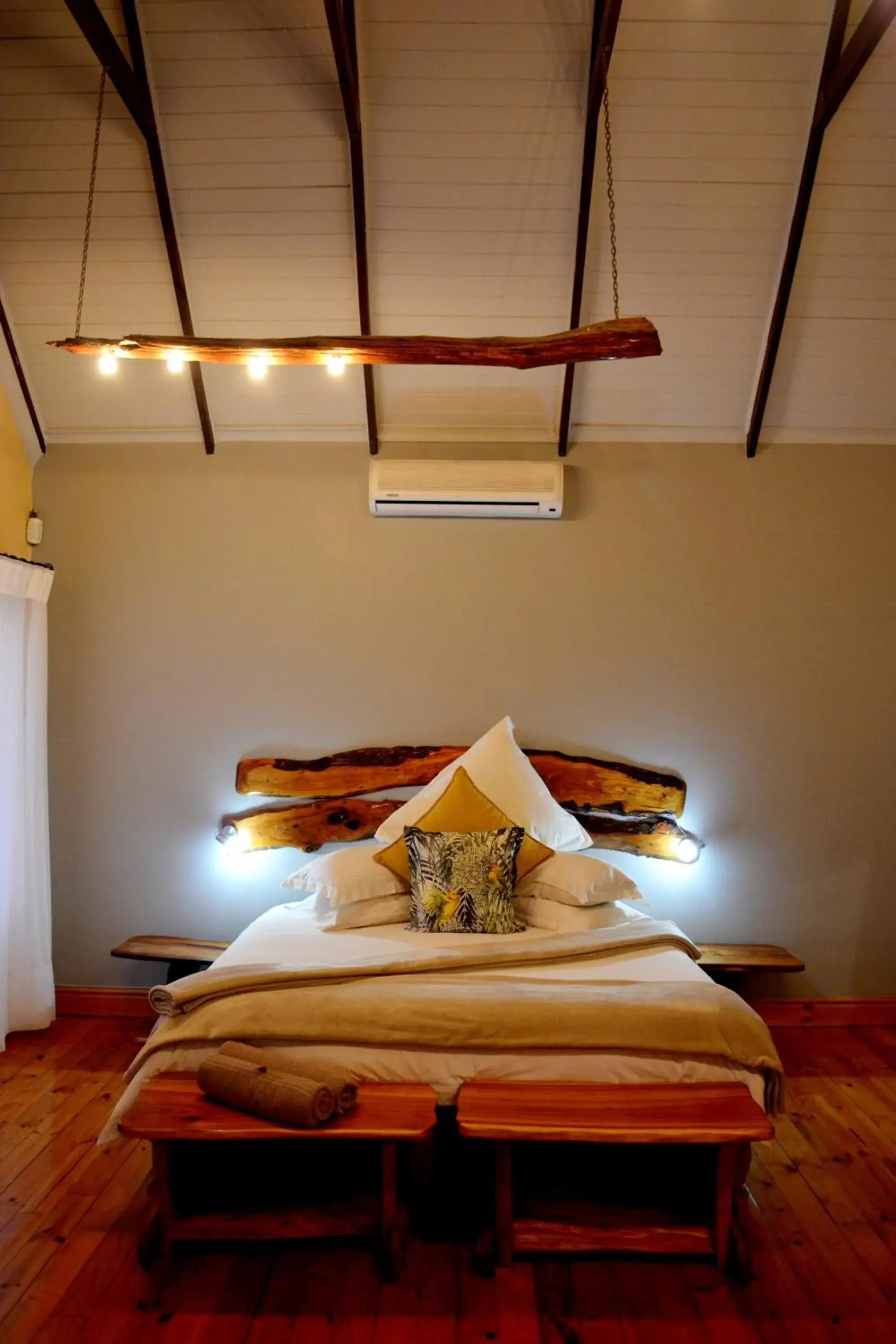 Queen Chalet - single occupancy in Addo Dung Beetle Guest Farm Queen Chalet - single occupancy in Addo Dung Beetle Guest Farm