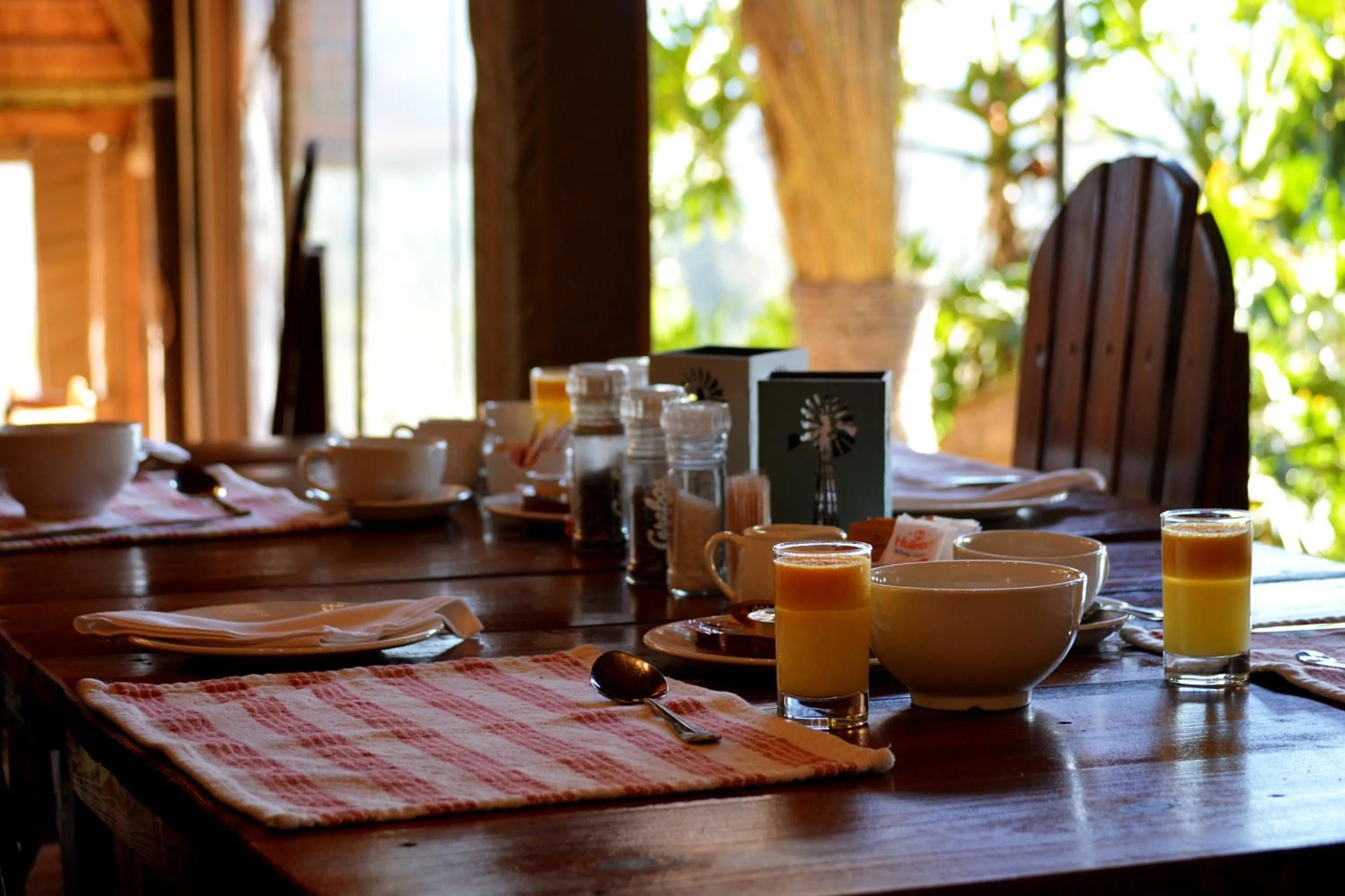 Breakfast in Addo Dung Beetle Guest Farm