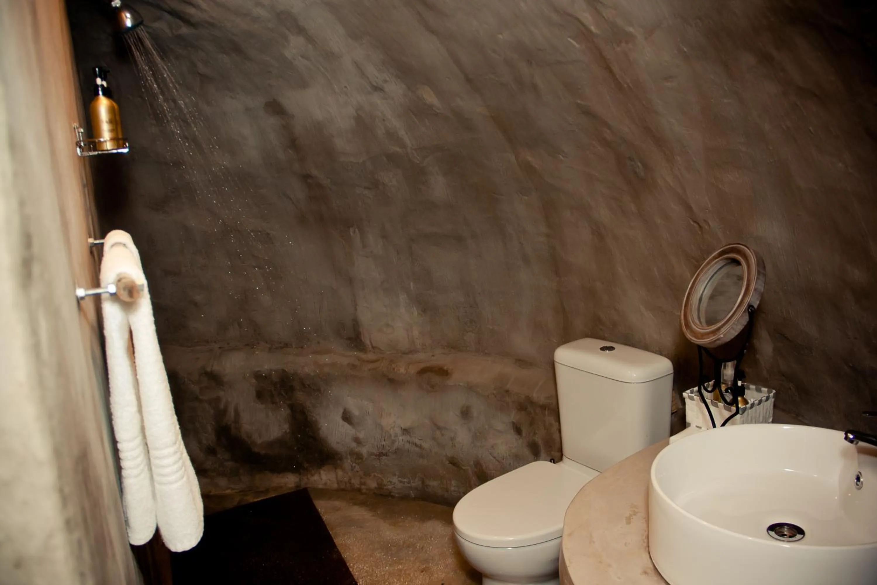 Bathroom in Addo Dung Beetle Guest Farm