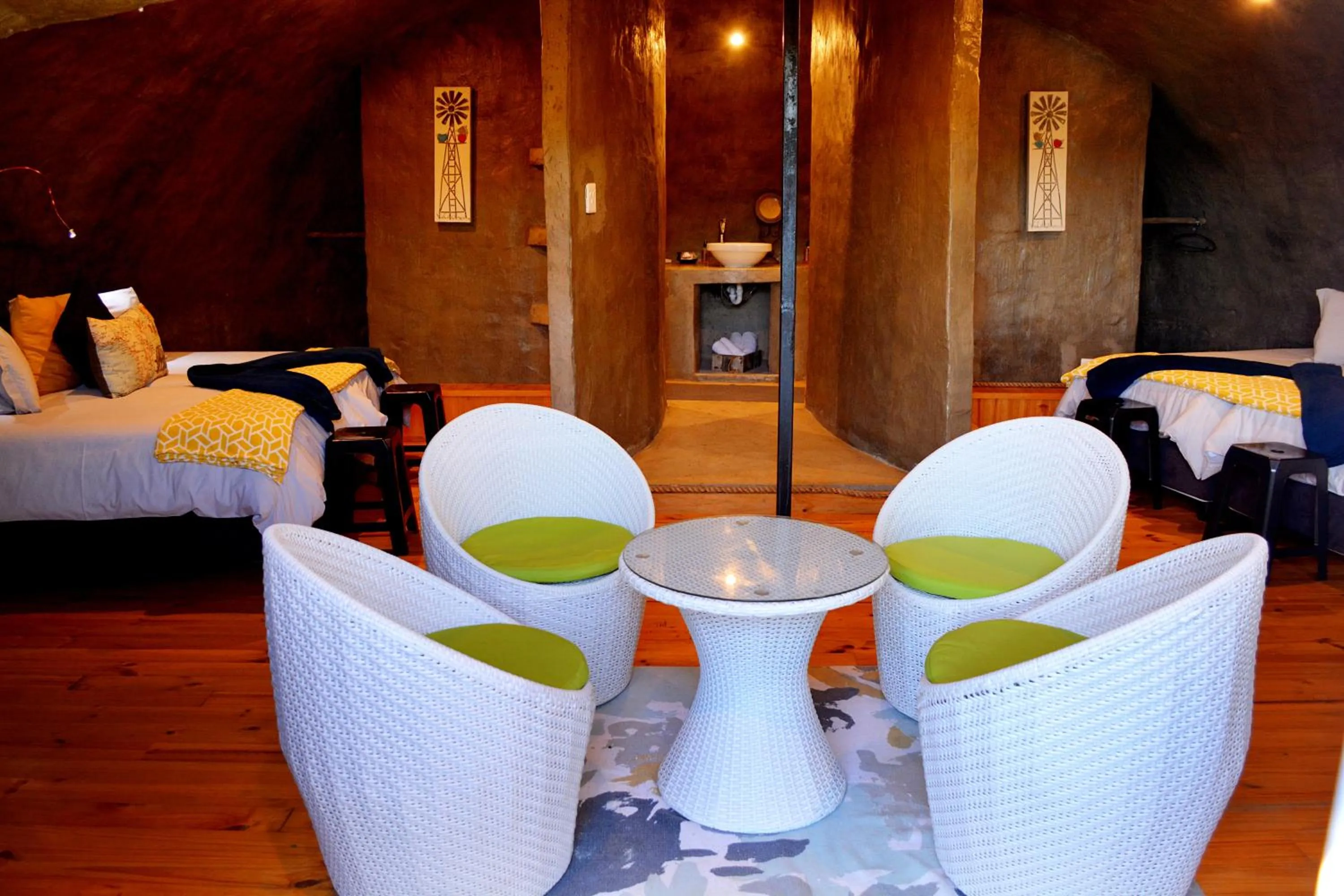 Photo of the whole room in Addo Dung Beetle Guest Farm