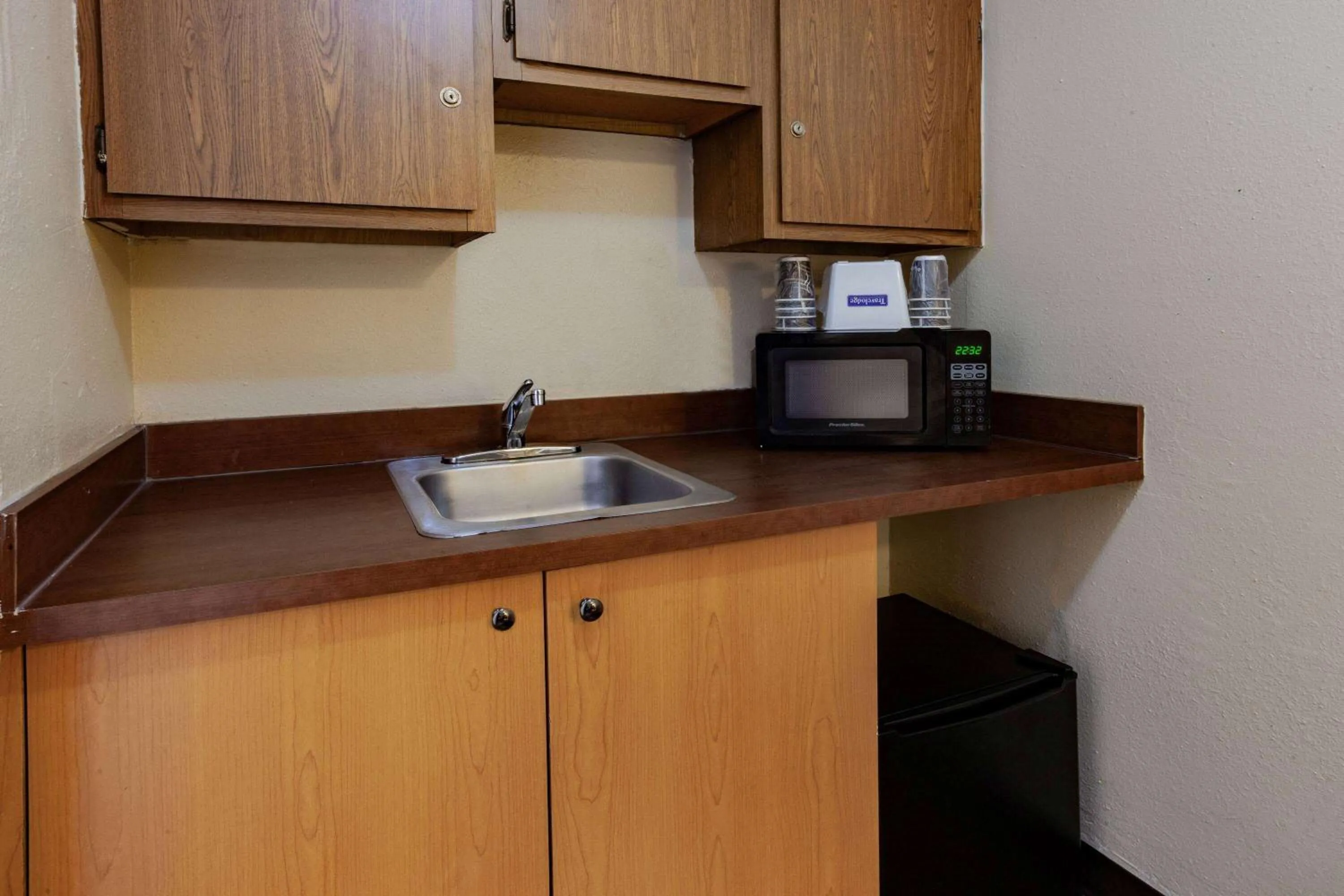 Photo of the whole room in Travelodge by Wyndham Monroe