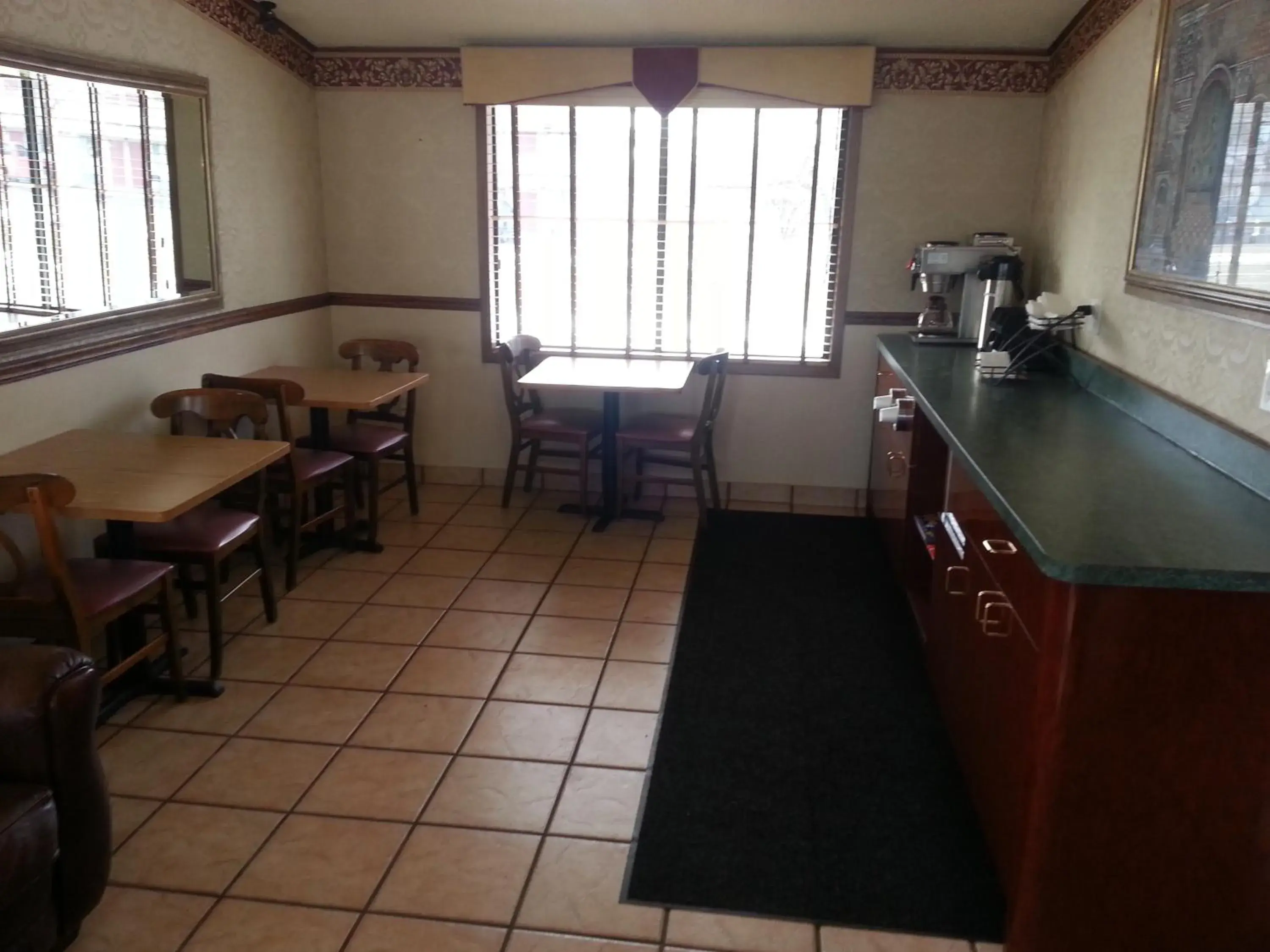 Restaurant/places to eat in Travelodge by Wyndham Monroe Restaurant/places to eat in Travelodge by Wyndham Monroe