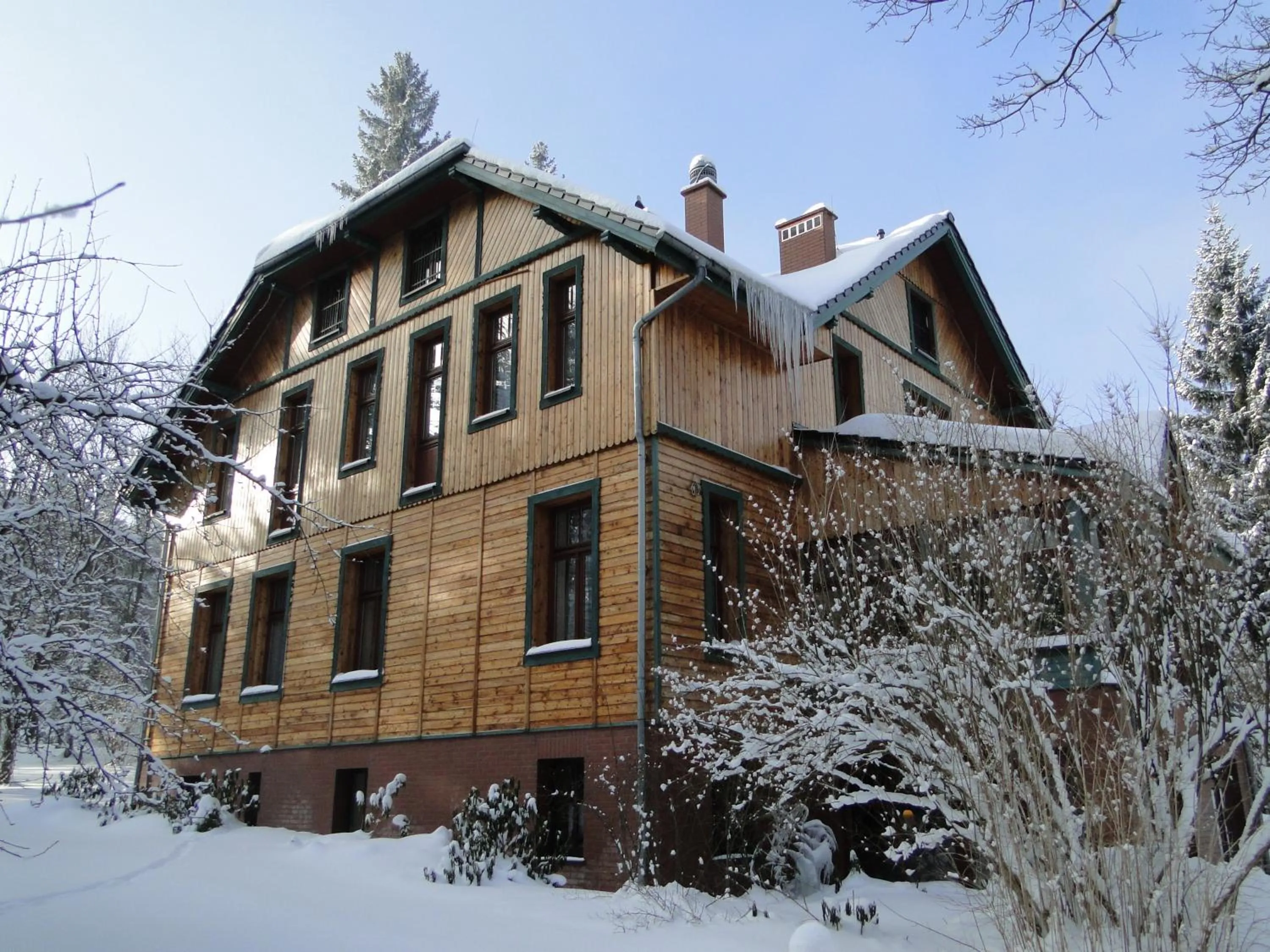 Property building in Hotel Magnes